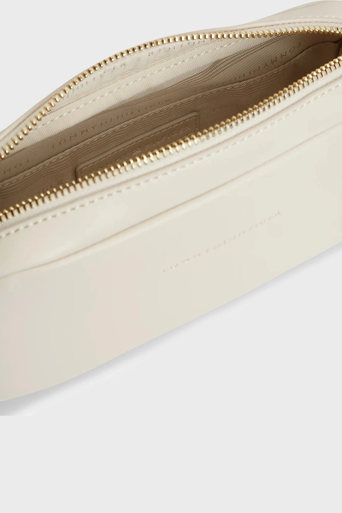 Tommy Hilfiger Logolu Ayarlanabilir Askılı Kadın Çanta AW0AW18370 AEO BEJ - 4