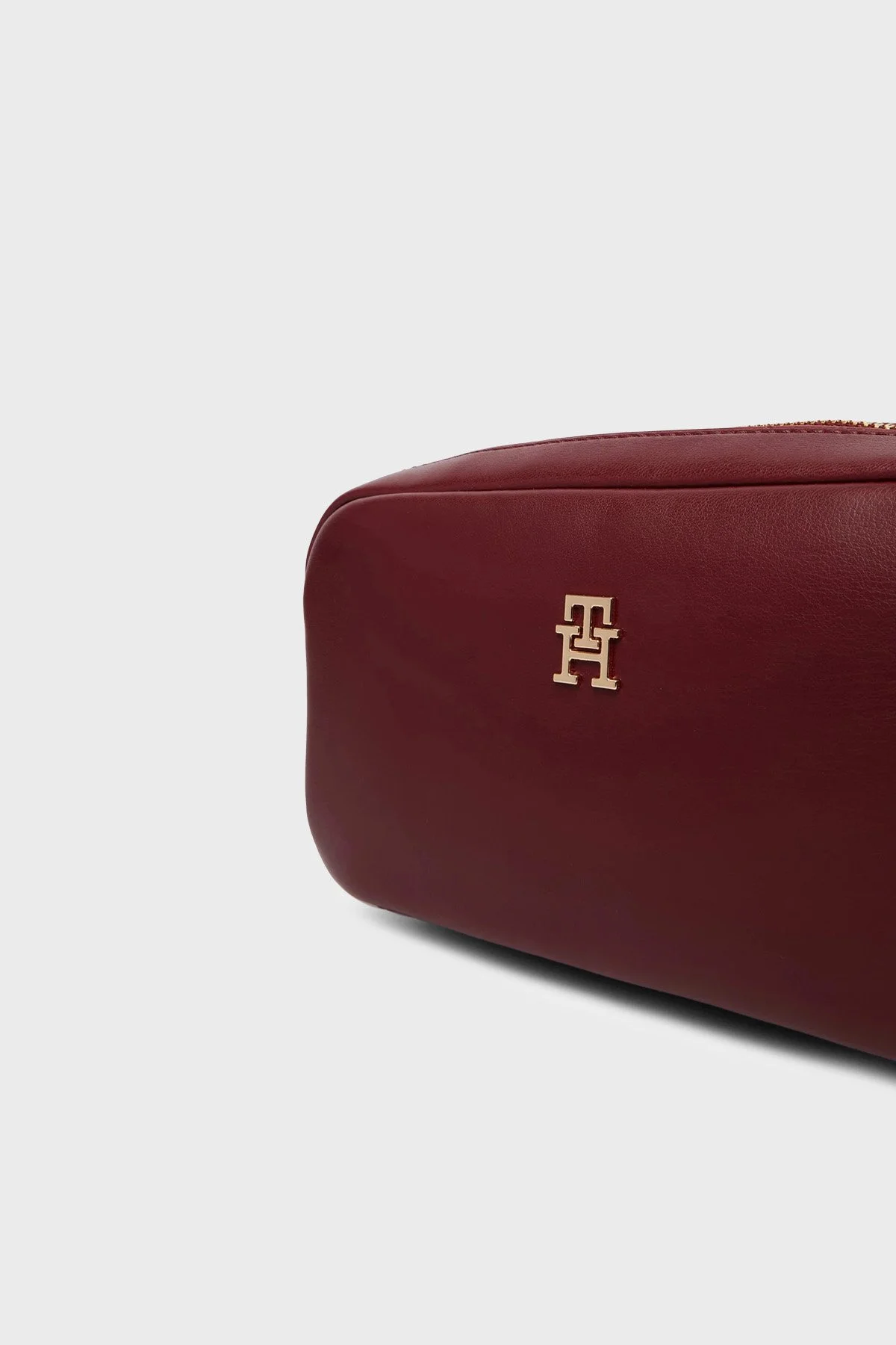 Tommy Hilfiger Logolu Ayarlanabilir Askılı Kadın Çanta AW0AW18370 GNE BORDO - 6