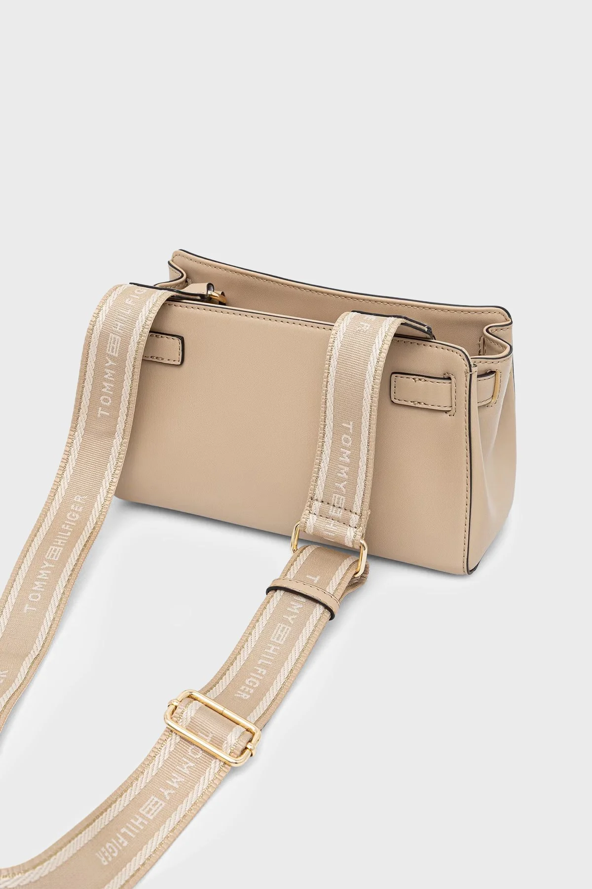 Tommy Hilfiger Logolu Ayarlanabilir Askılı Kadın Çanta AW0AW19065 ACC Bej - 3