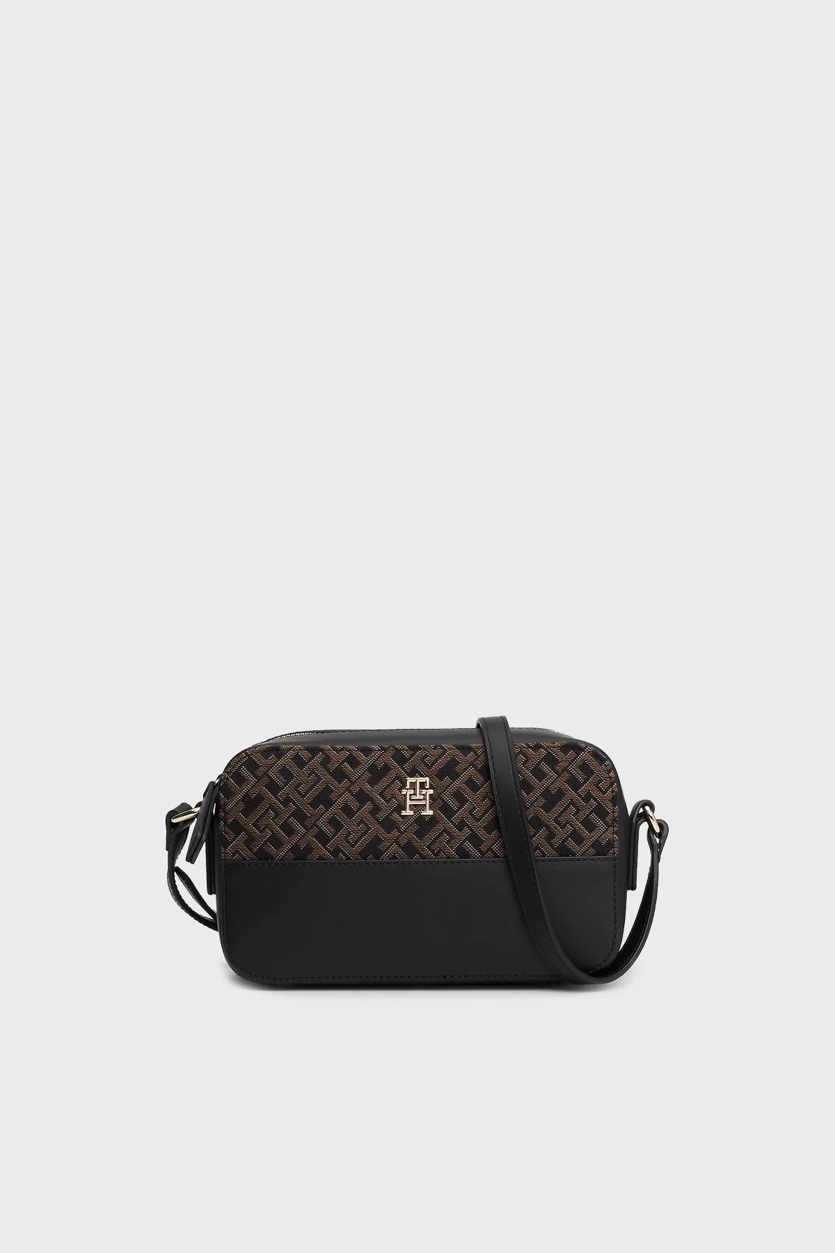 Tommy Hilfiger Logolu Ayarlanabilir Çapraz Askılı Bayan Çanta AW0AW17073 BDS SİYAH - 6