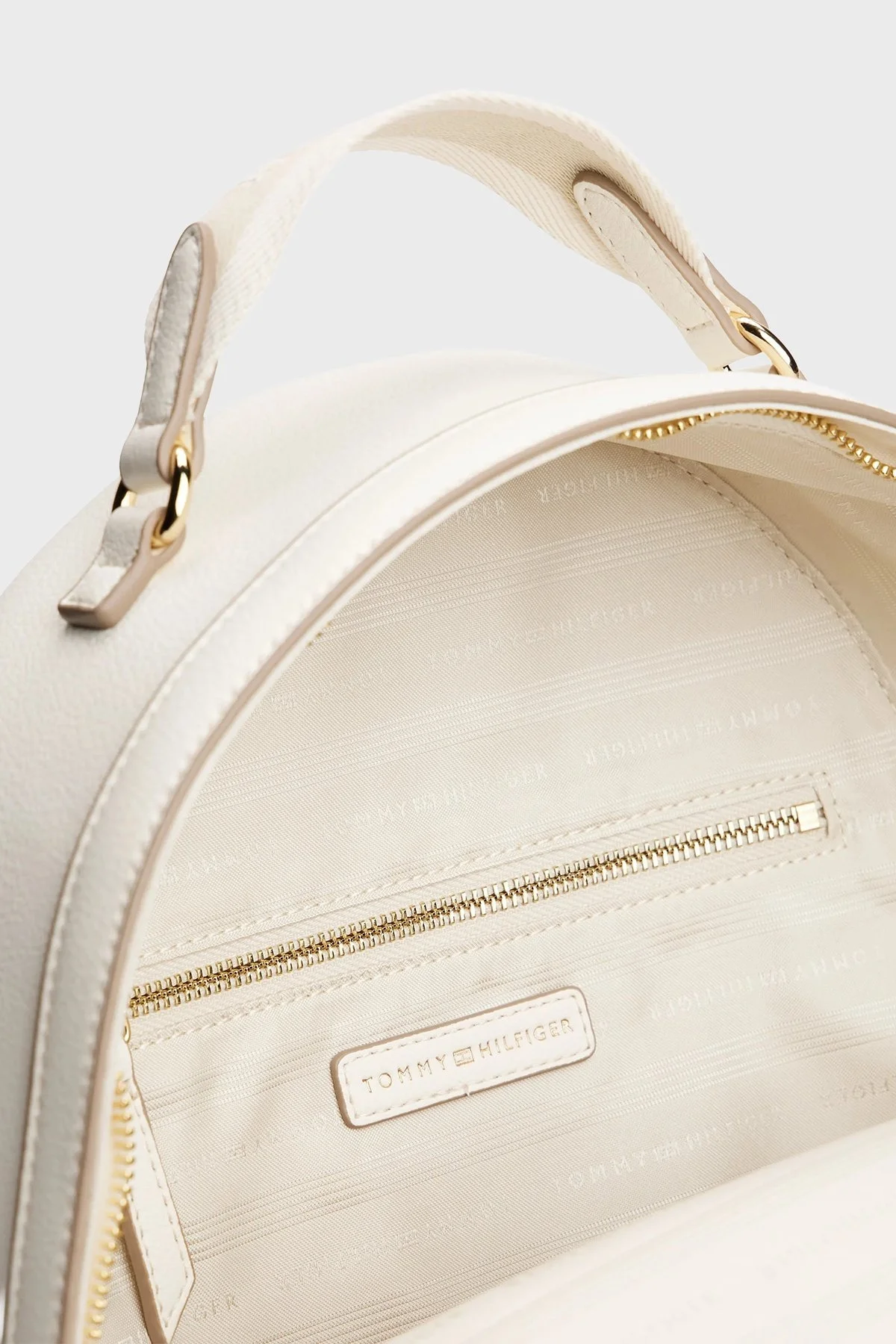 Tommy Hilfiger Logolu Ayarlanabilir Çift Askılı Bayan Sırt Çantası AW0AW17471 Z00 AÇIK BEJ - 3