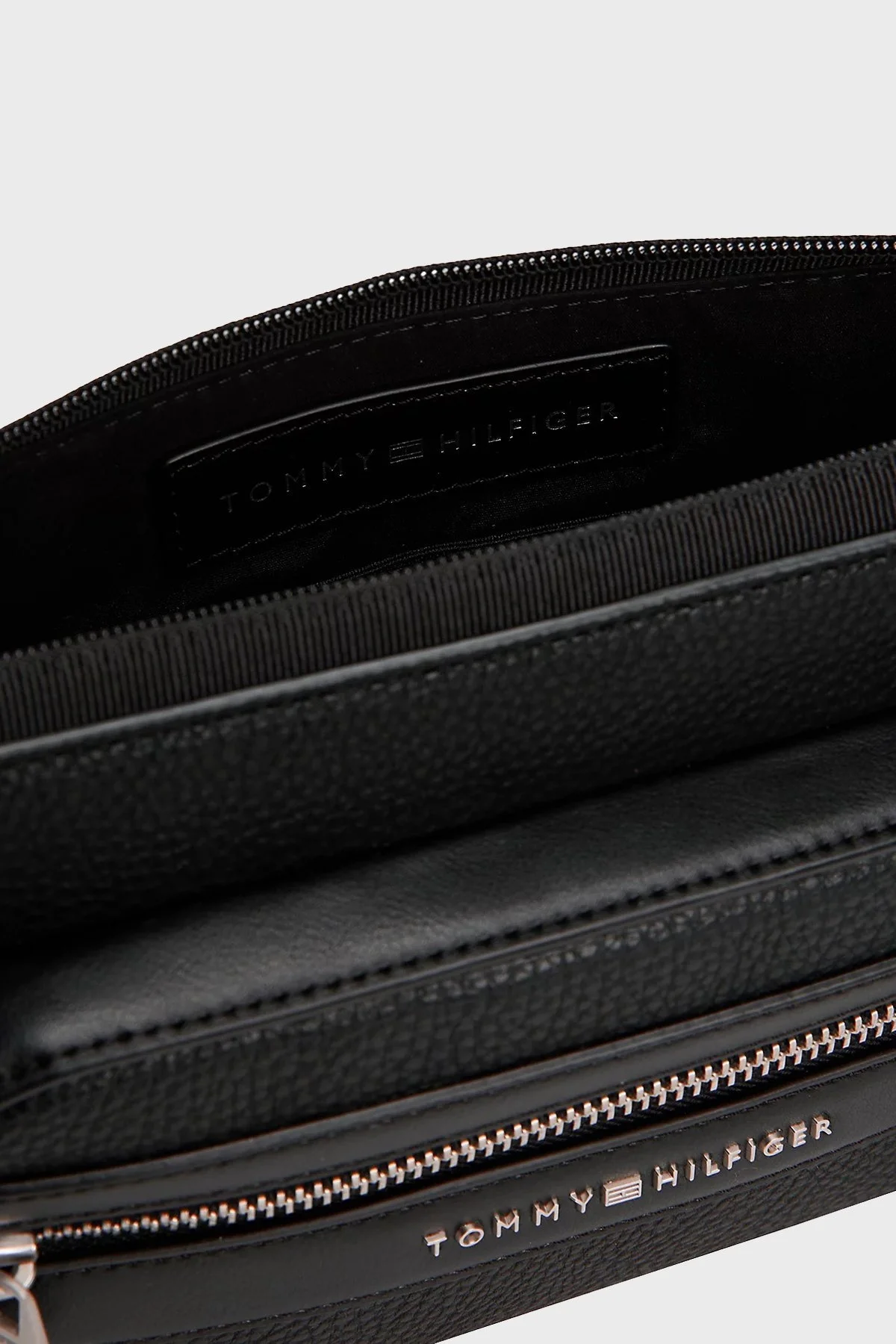 Tommy Hilfiger Logolu Ayarlanabilir Kayışlı Erkek Çanta AM0AM13352 BDS SİYAH - 10