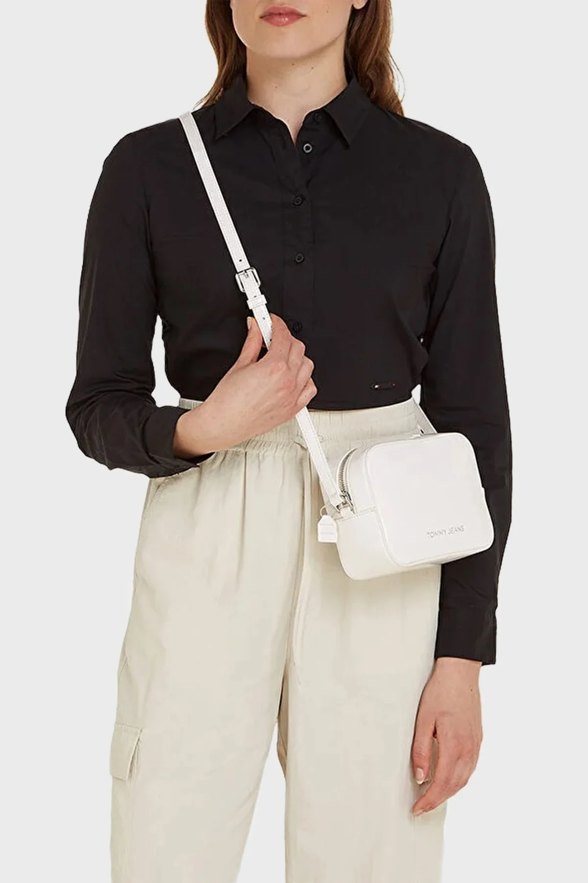 Tommy Hilfiger Logolu Ayarlanabilir Omuz Askılı Bayan Çanta AW0AW15826 YBH BEYAZ - 2