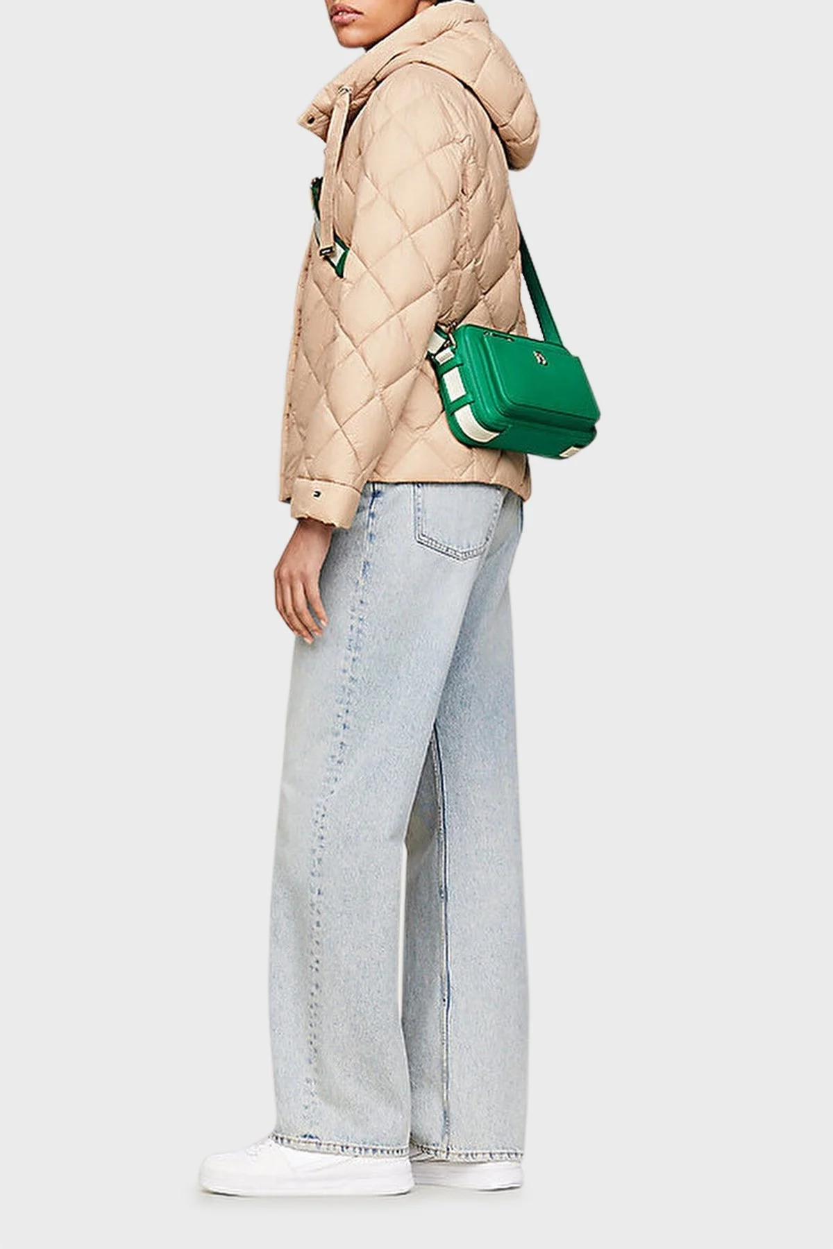 Tommy Hilfiger Logolu Ayarlanabilir Omuz Askılı Bayan Çanta AW0AW15991 L4B YEŞİL - 2