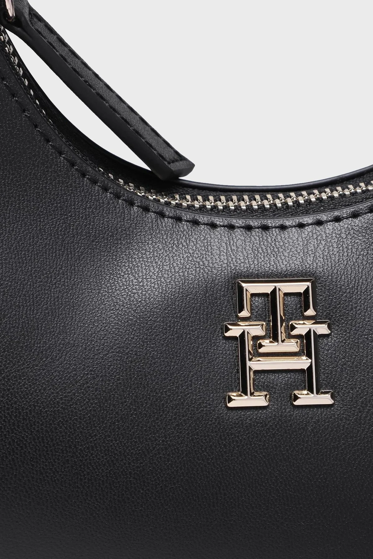 Tommy Hilfiger Logolu Ayarlanabilir ve Çıkarılabilir Uzatma Askılı Bayan Çanta AW0AW14180 BDS SİYAH - 2
