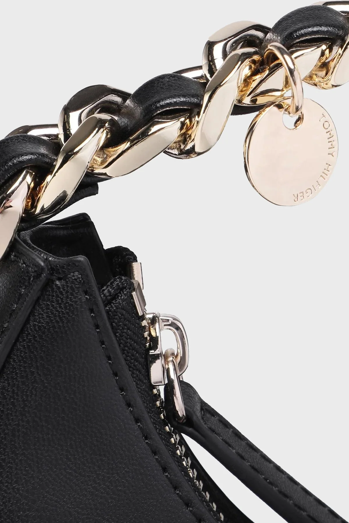 Tommy Hilfiger Logolu Ayarlanabilir ve Çıkarılabilir Uzatma Askılı Bayan Çanta AW0AW14180 BDS SİYAH - 3