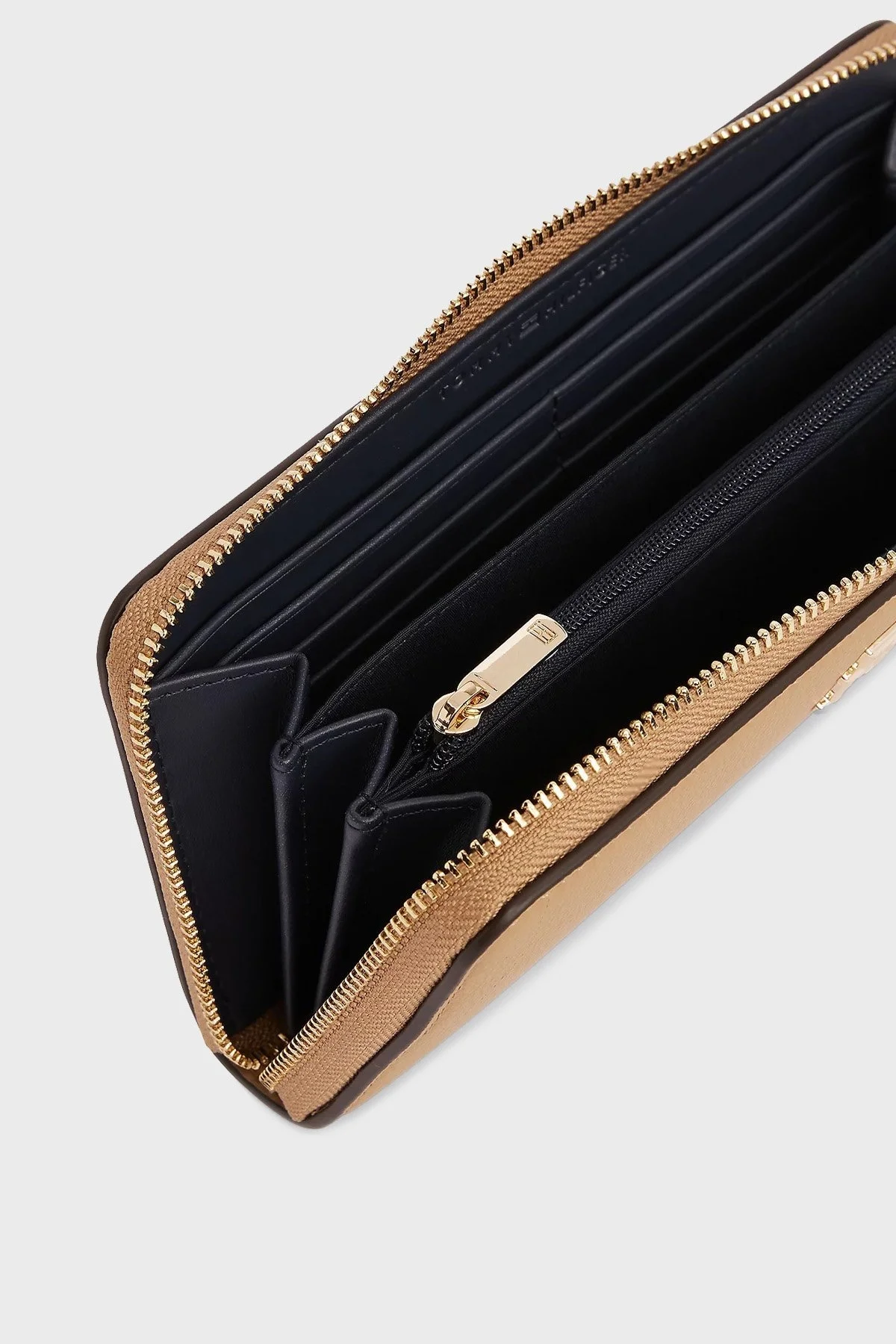 Tommy Hilfiger Logolu Bayan Cüzdan AW0AW16927 RBC KOYU HAKİ - 4