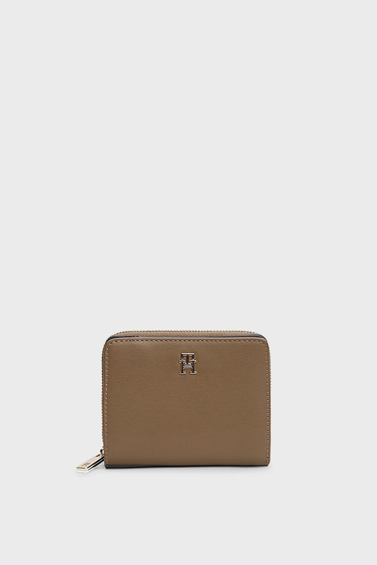 Tommy Hilfiger Logolu Kadın Cüzdan AW0AW17742 R07 VİZON - 1