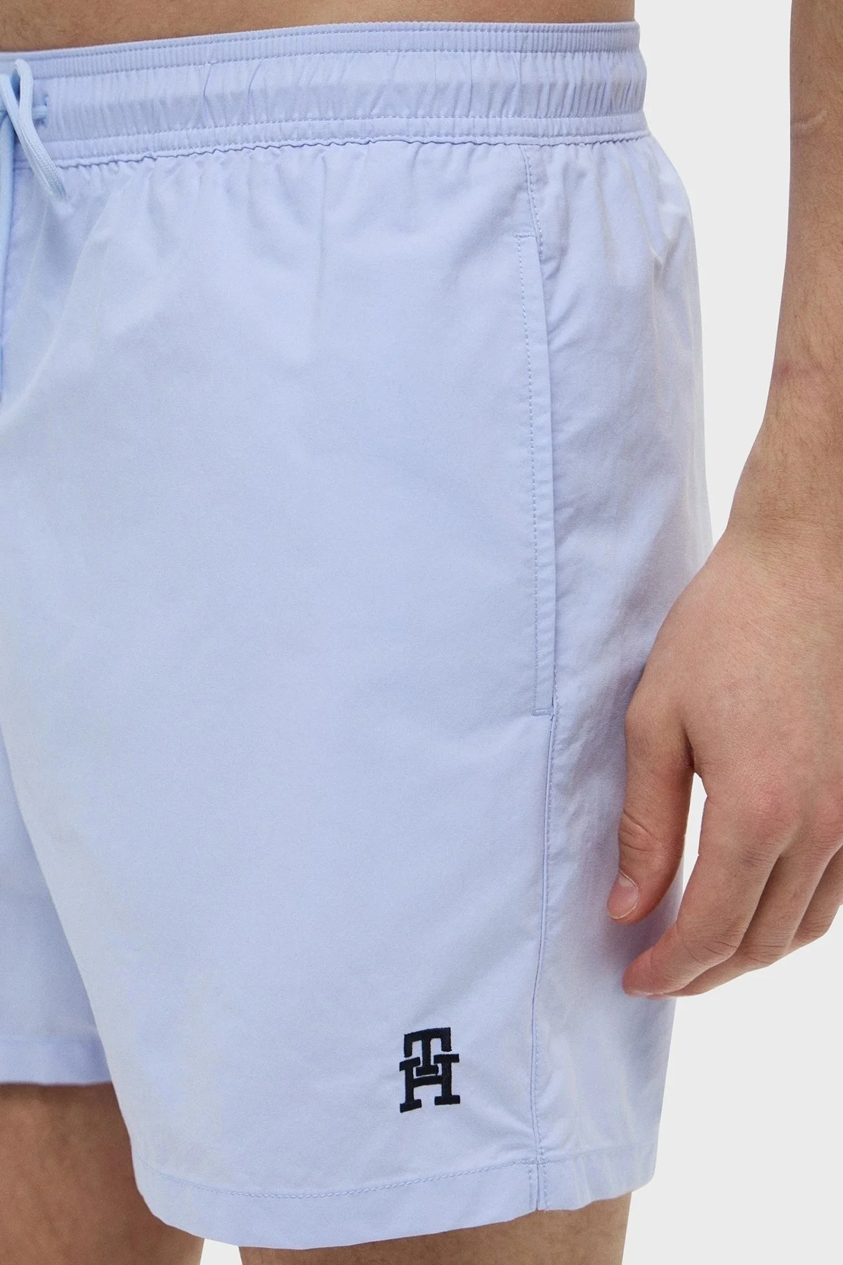 Tommy Hilfiger Logolu Belden Bağlamalı Cepli Erkek Mayo Short UM0UM03579 C3Q AÇIK MAVİ - 7