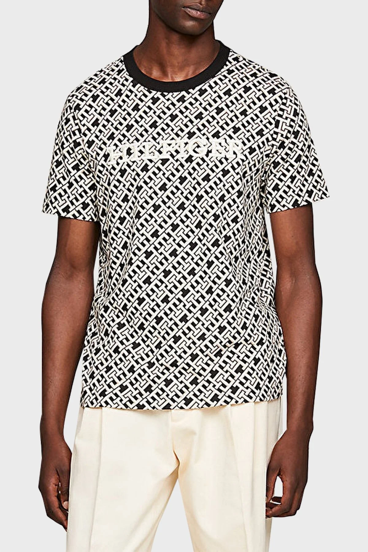 Tommy Hilfiger Logolu Bisiklet Yaka % 100 Pamuk Regular Fit Erkek T Shirt MW0MW34187 0GJ SİYAH - 1