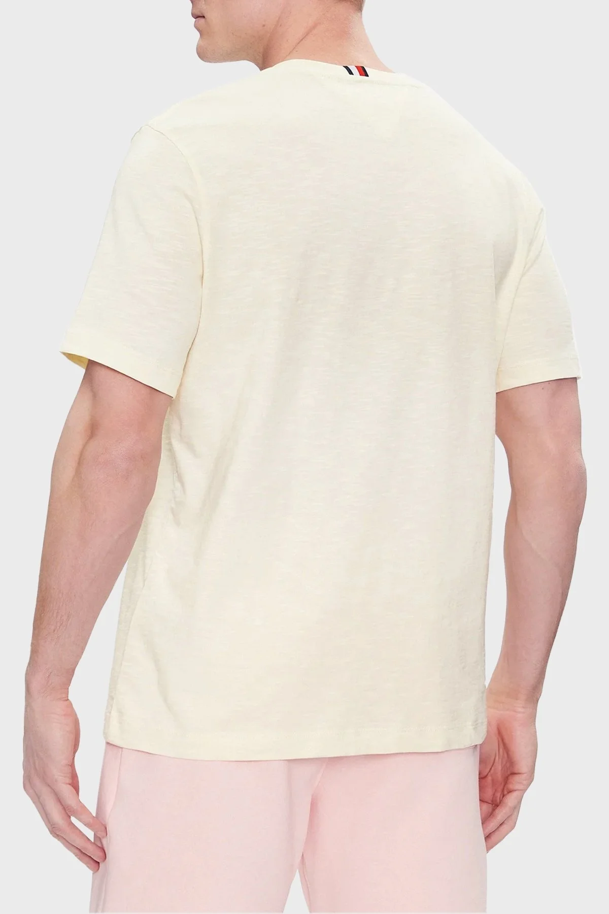 Tommy Hilfiger Logolu Bisiklet Yaka % 100 Pamuk Regular Fit Erkek T Shirt MW0MW34432 AEF BEJ - 3