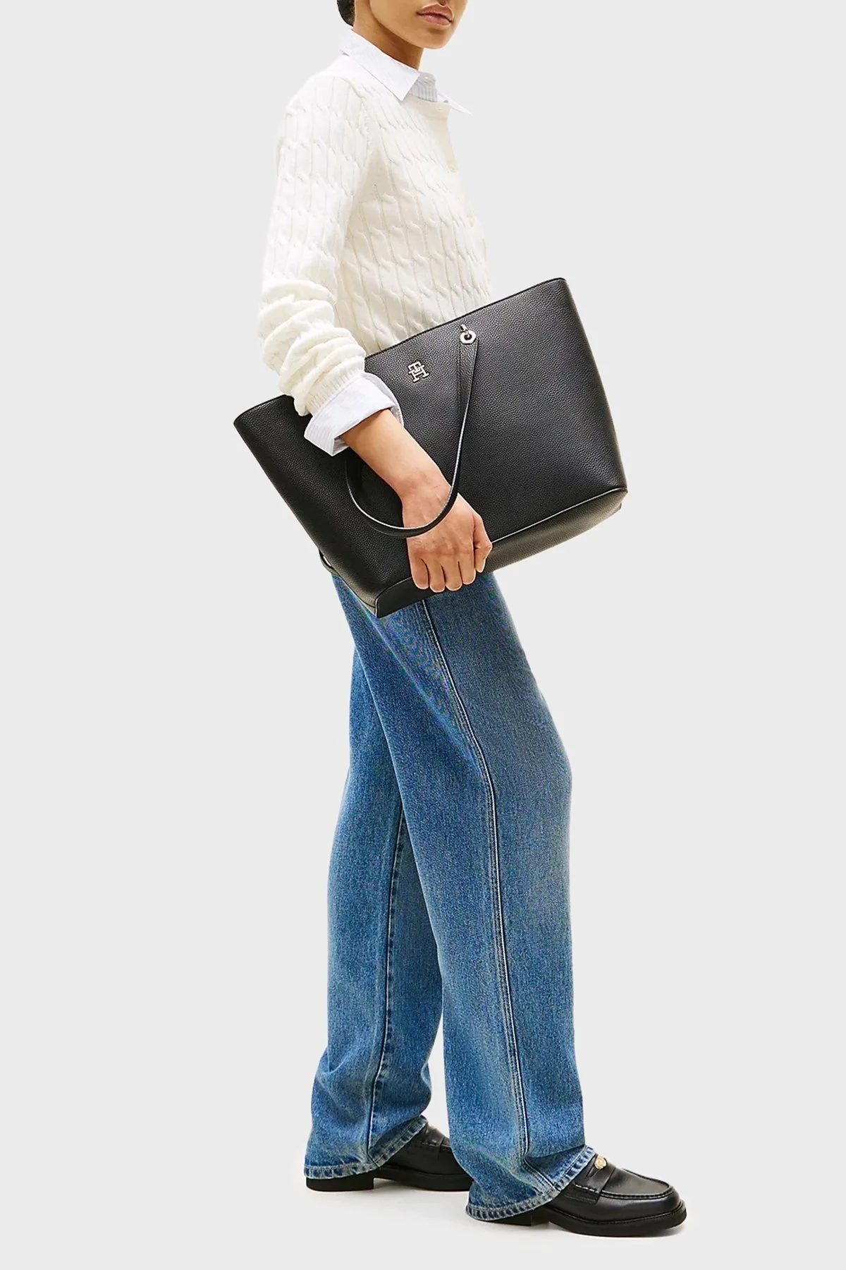 Tommy Hilfiger Logolu Çift Tutma Saplı Büyük Bayan Çanta AW0AW15178 BDS SİYAH - 2