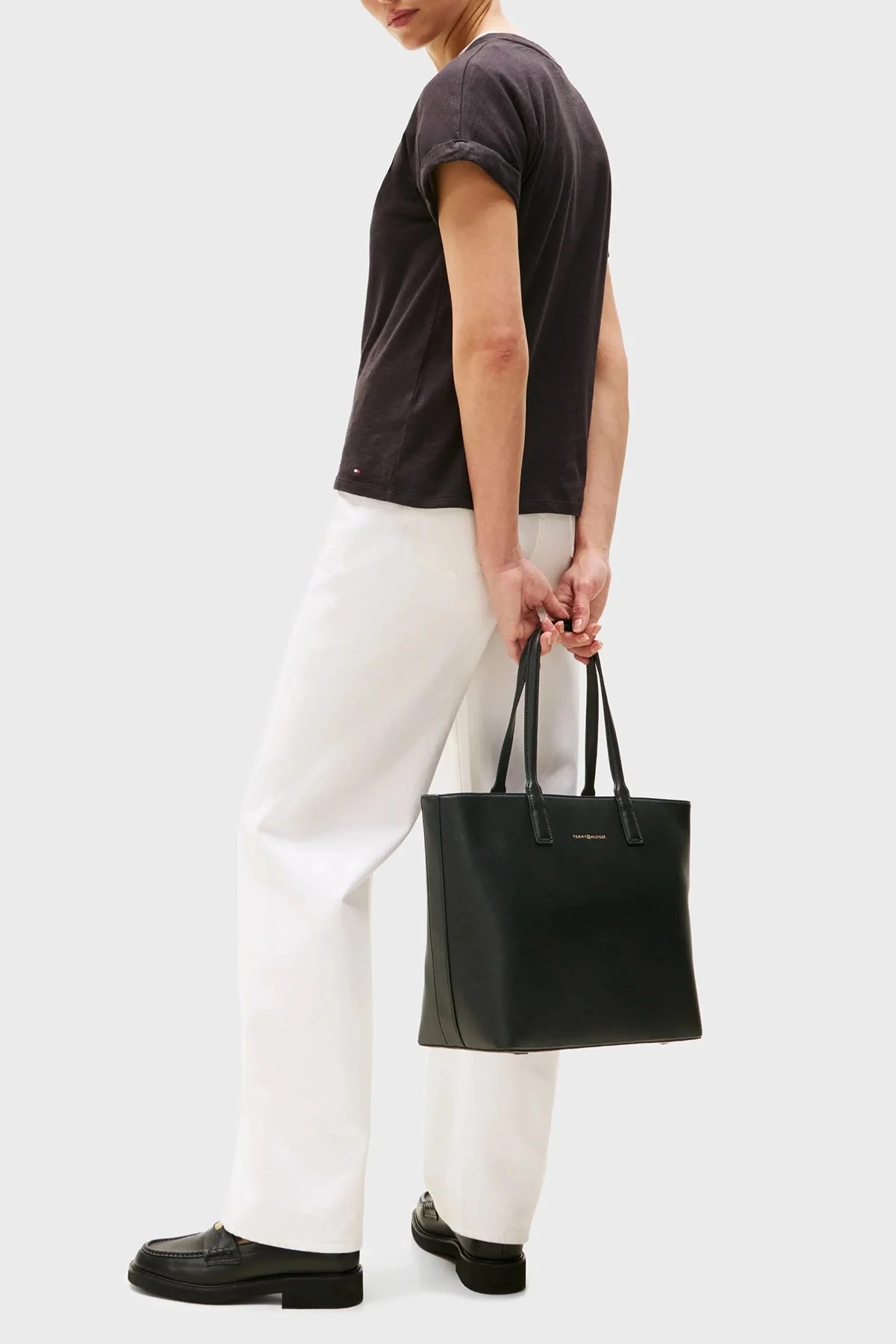 Tommy Hilfiger Logolu Çift Tutma Saplı Büyük Bayan Çanta AW0AW17449 BDS SİYAH - 2