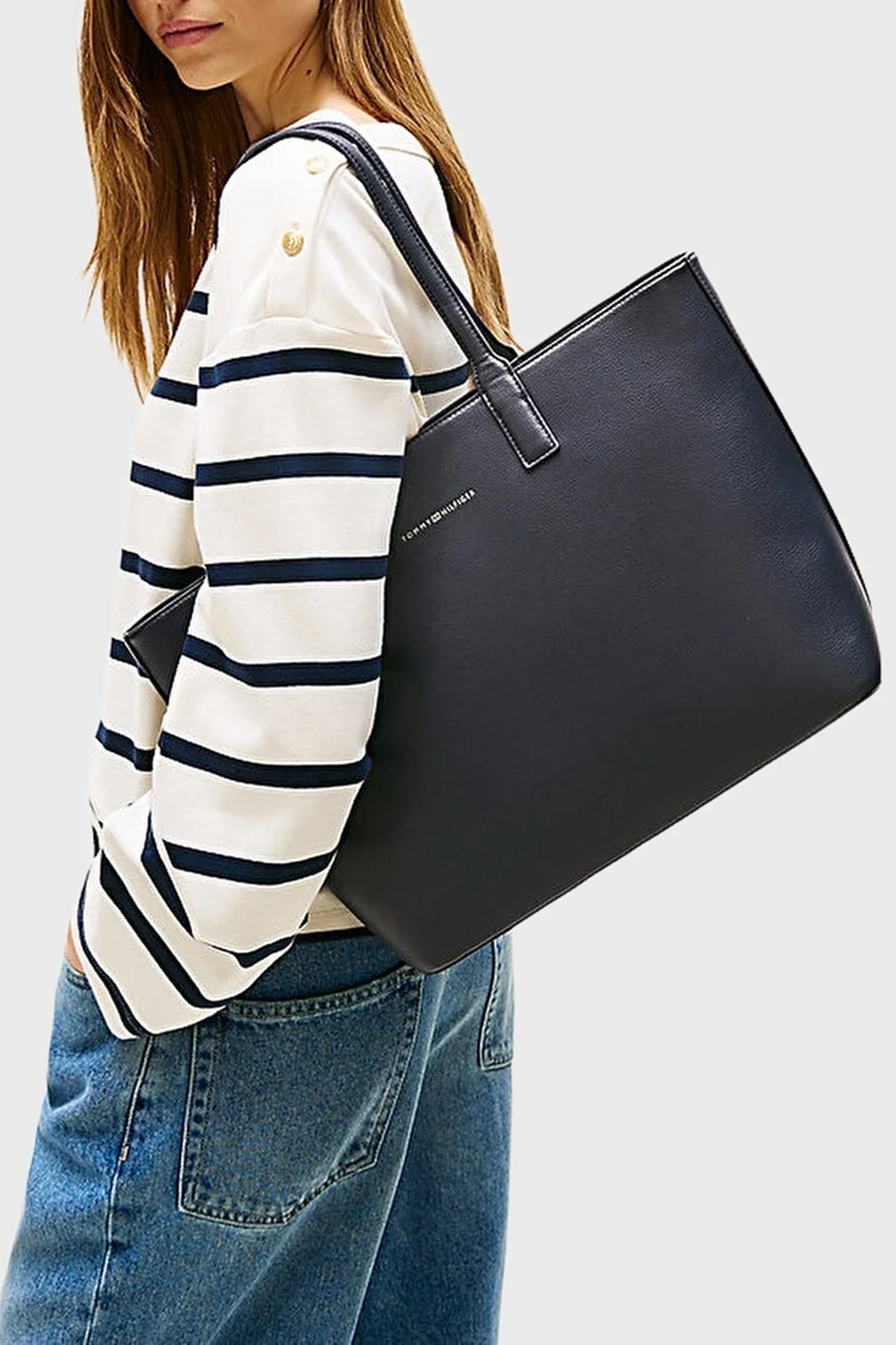 Tommy Hilfiger Logolu Çift Tutma Saplı Büyük Bayan Çanta AW0AW17449 DW6 LACİVERT - 2