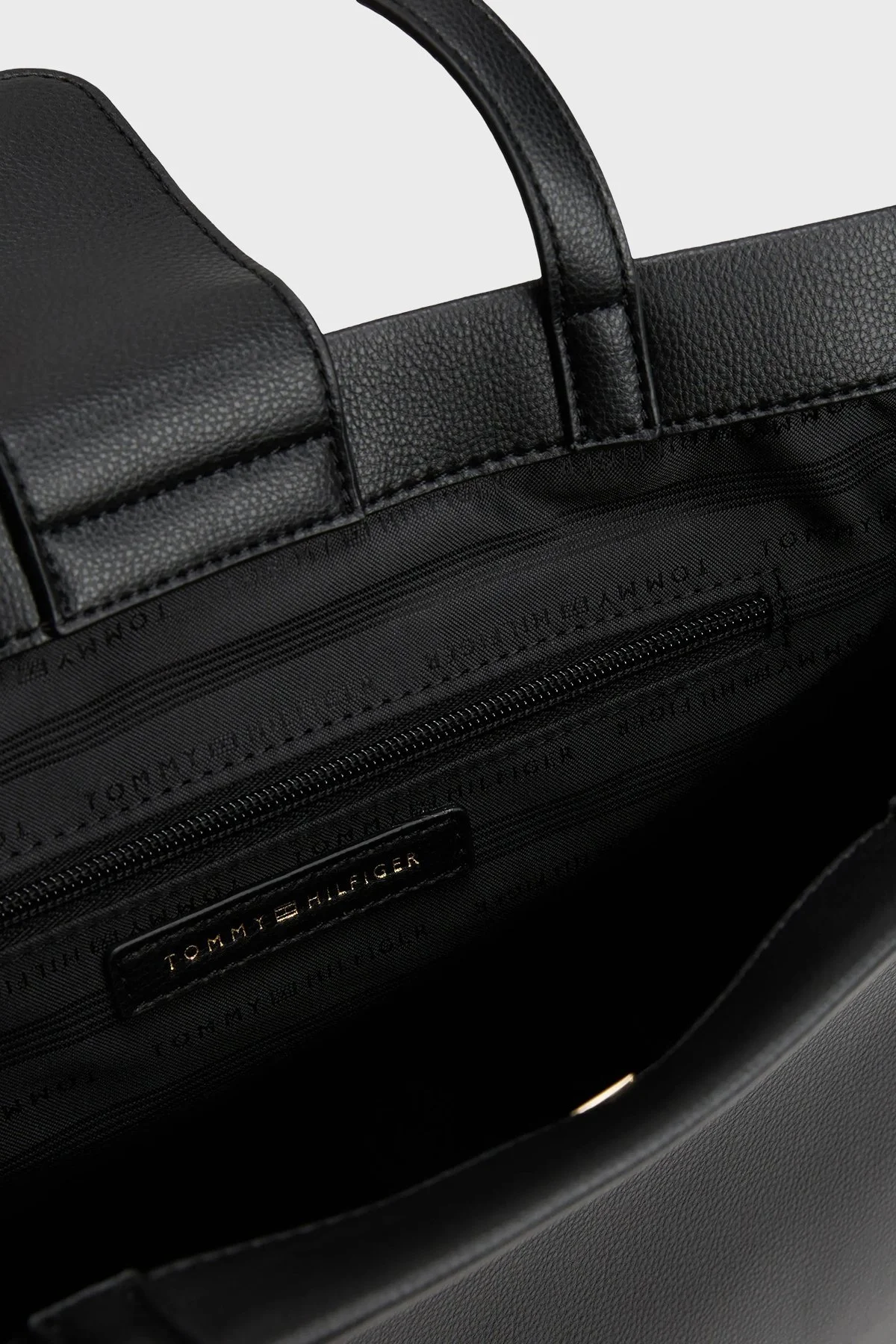 Tommy Hilfiger Logolu Çift Tutma Saplı Tote Bayan Çanta AW0AW17528 BDS SİYAH - 4