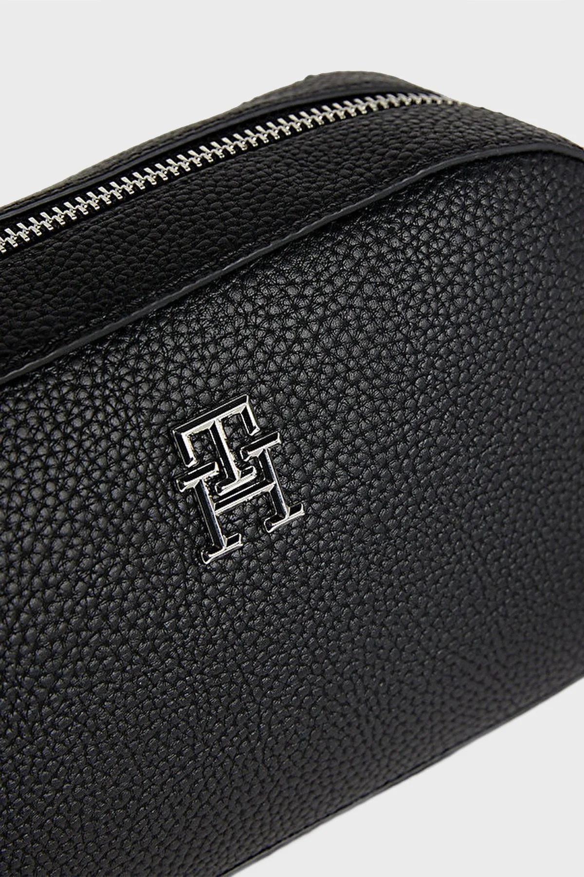 Tommy Hilfiger Logolu Çıkarılabilir Askılı Bayan Çanta AW0AW15179 BDS SİYAH - 4