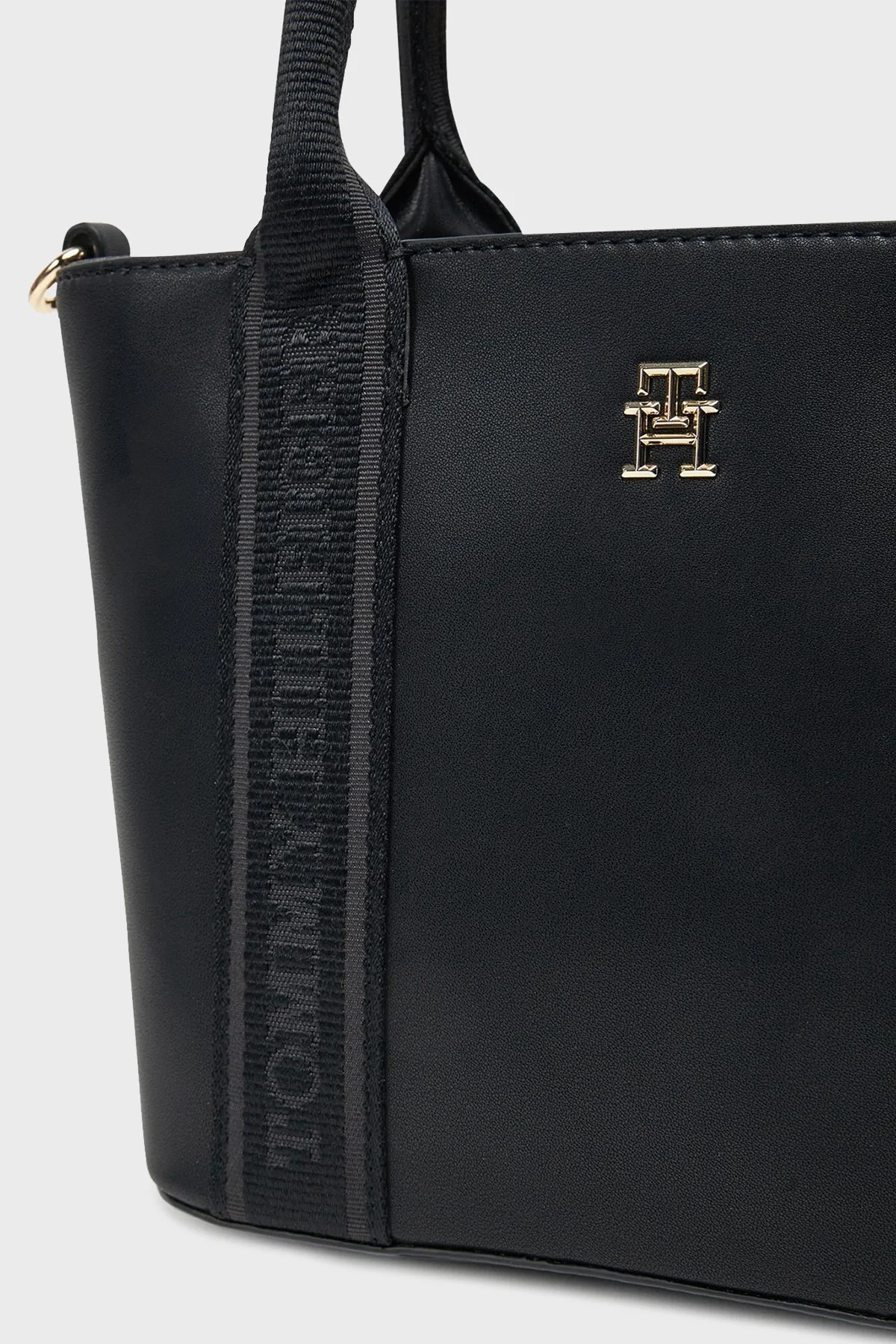 Tommy Hilfiger Logolu Çıkarılabilir Askılı Bayan Çanta AW0AW17201 BDS SİYAH - 4