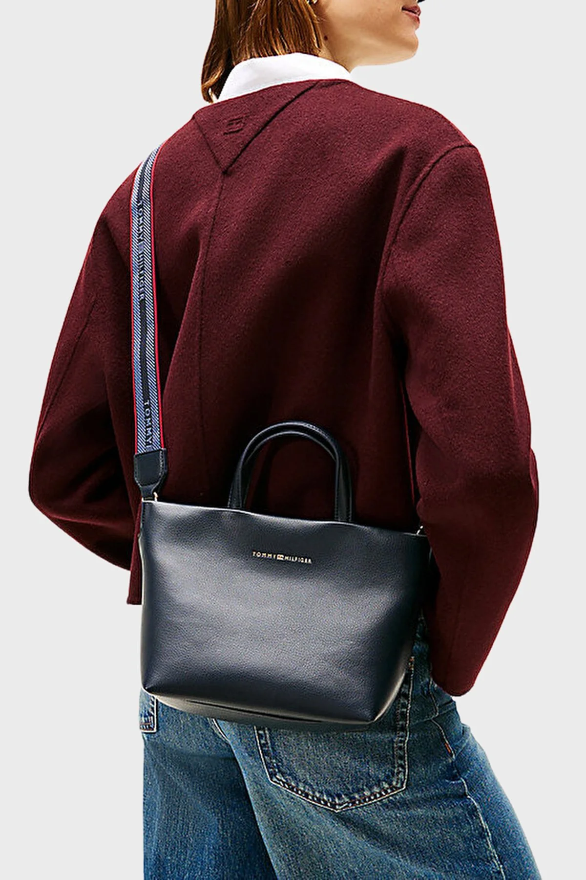 Tommy Hilfiger Logolu Çıkarılabilir Askılı Bayan Çanta AW0AW17694 DW6 LACİVERT - 2