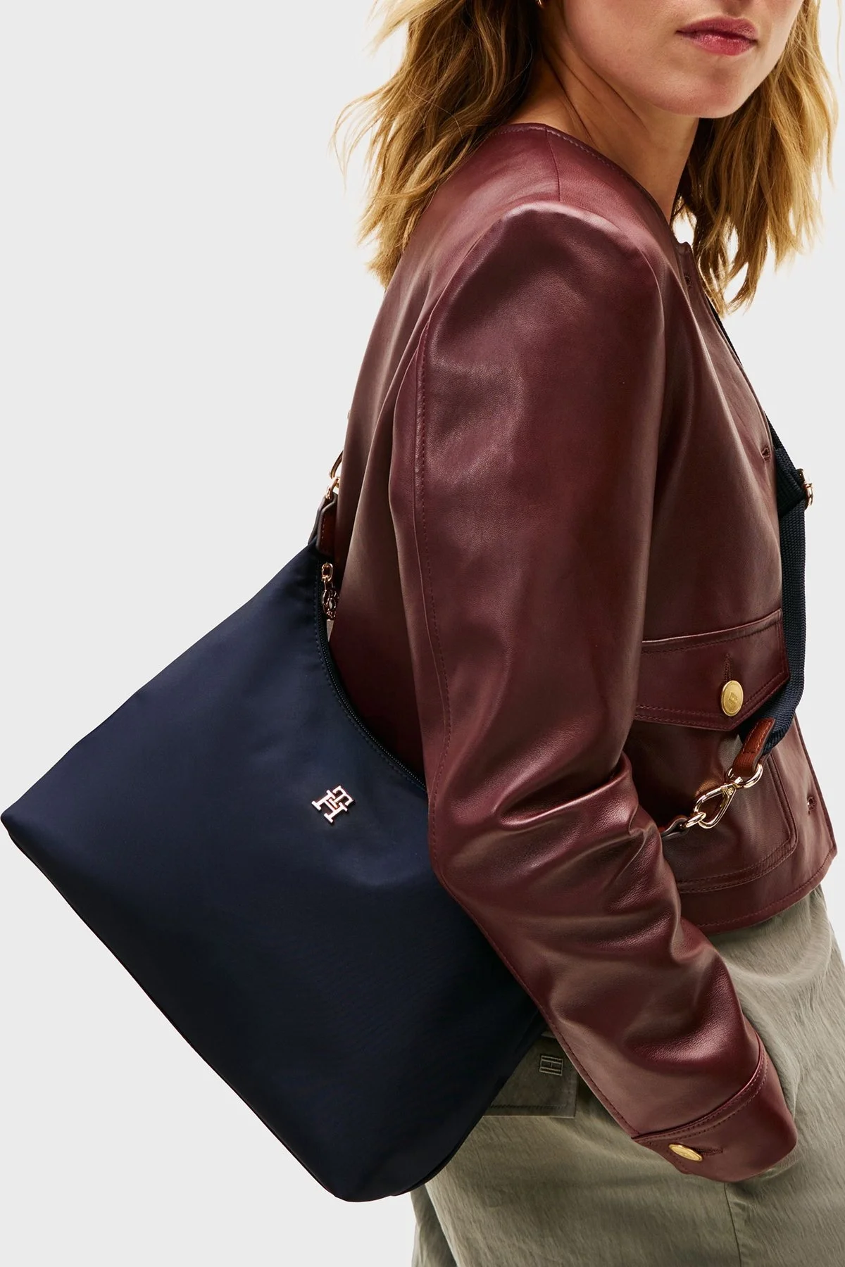 Tommy Hilfiger Logolu Çıkarılabilir Askılı Bayan Çanta AW0AW17937 DW6 LACİVERT - 2