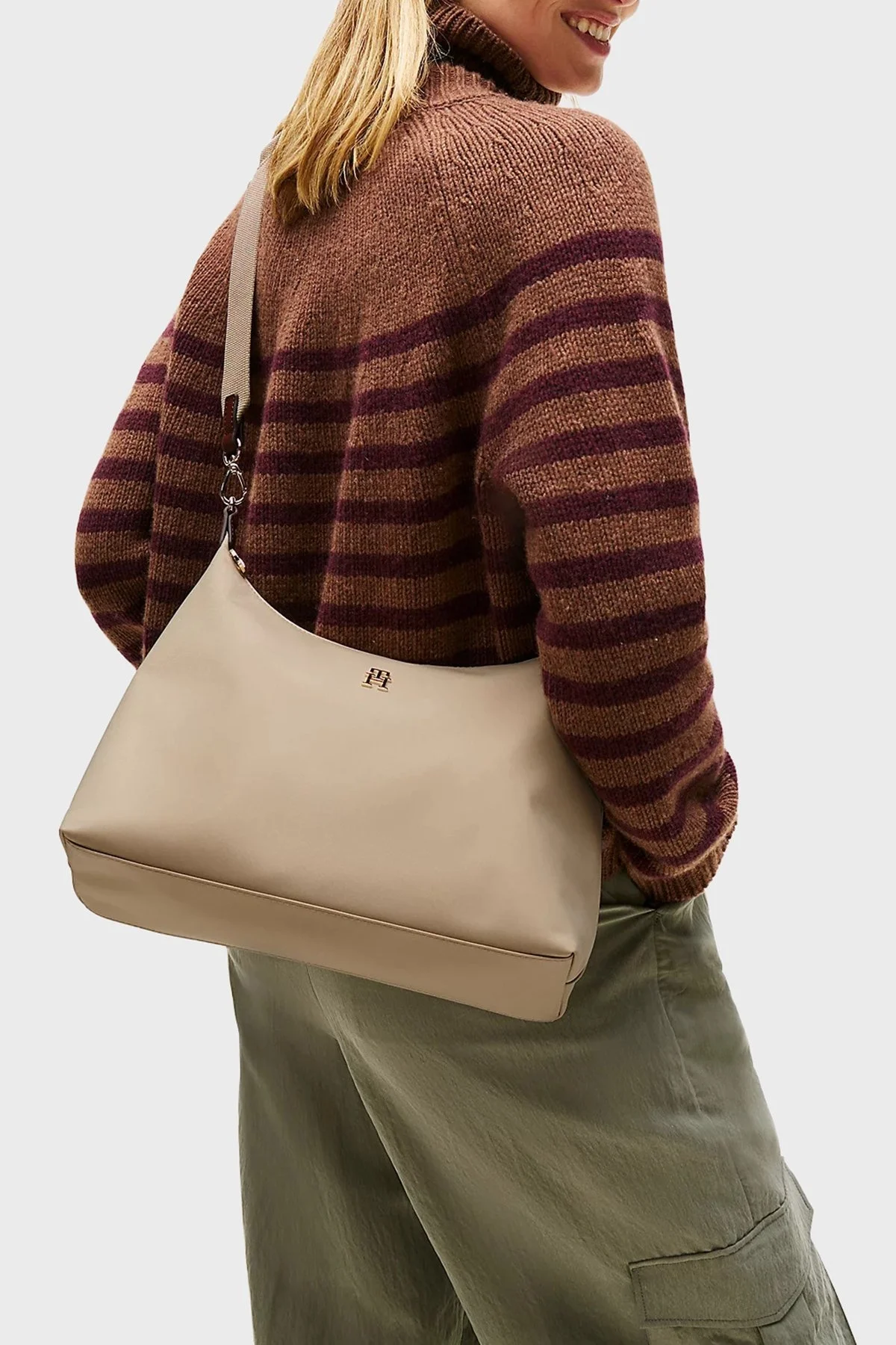 Tommy Hilfiger Logolu Çıkarılabilir Askılı Bayan Çanta AW0AW17937 RBT KUM - 2