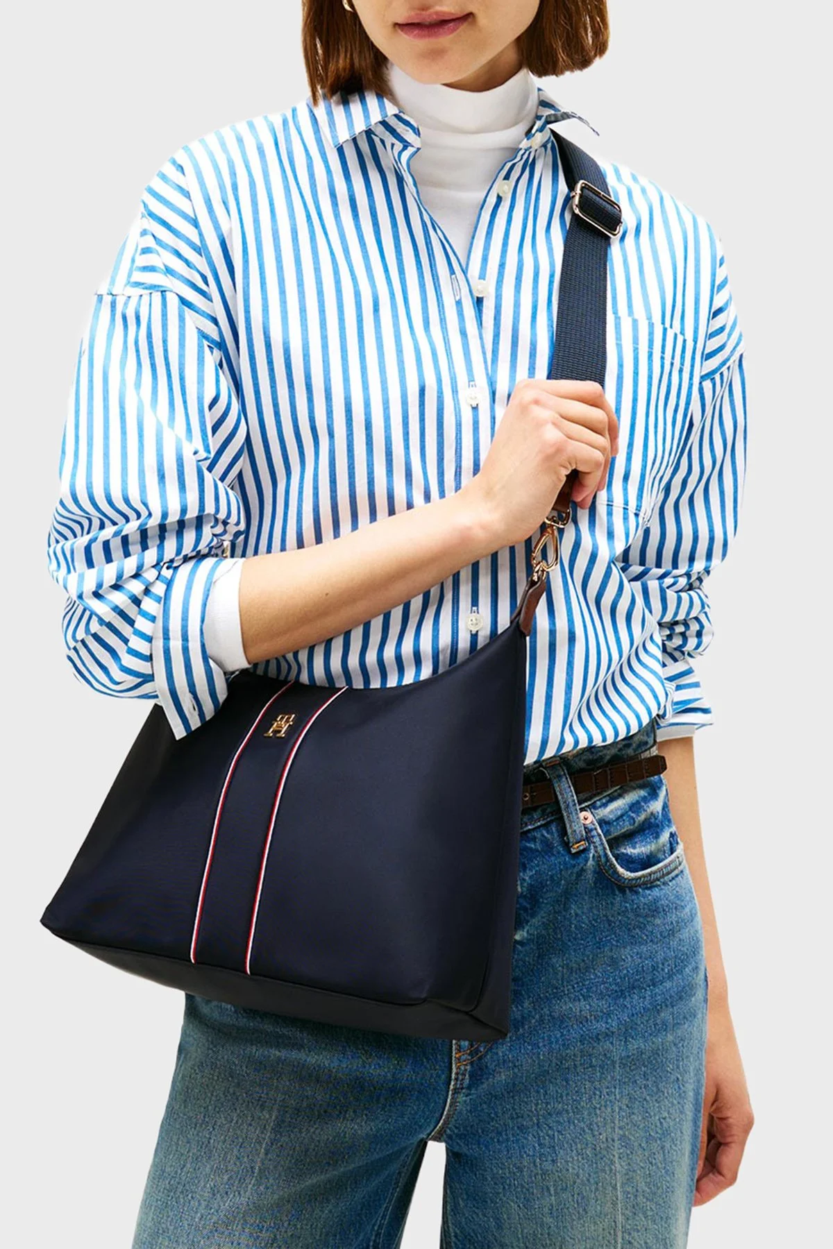 Tommy Hilfiger Logolu Çıkarılabilir Askılı Bayan Çanta AW0AW17938 0GY LACİVERT - 2