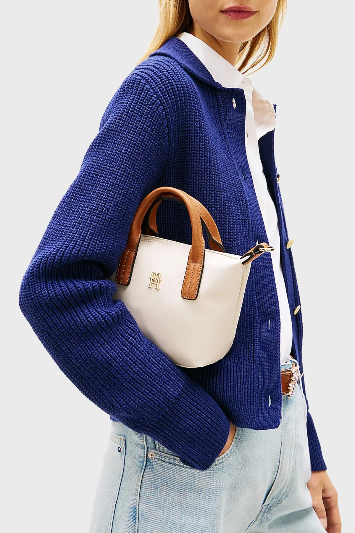 Tommy Hilfiger Logolu Çıkarılabilir Askılı Bayan Çanta AW0AW18368 AEO BEJ - 2