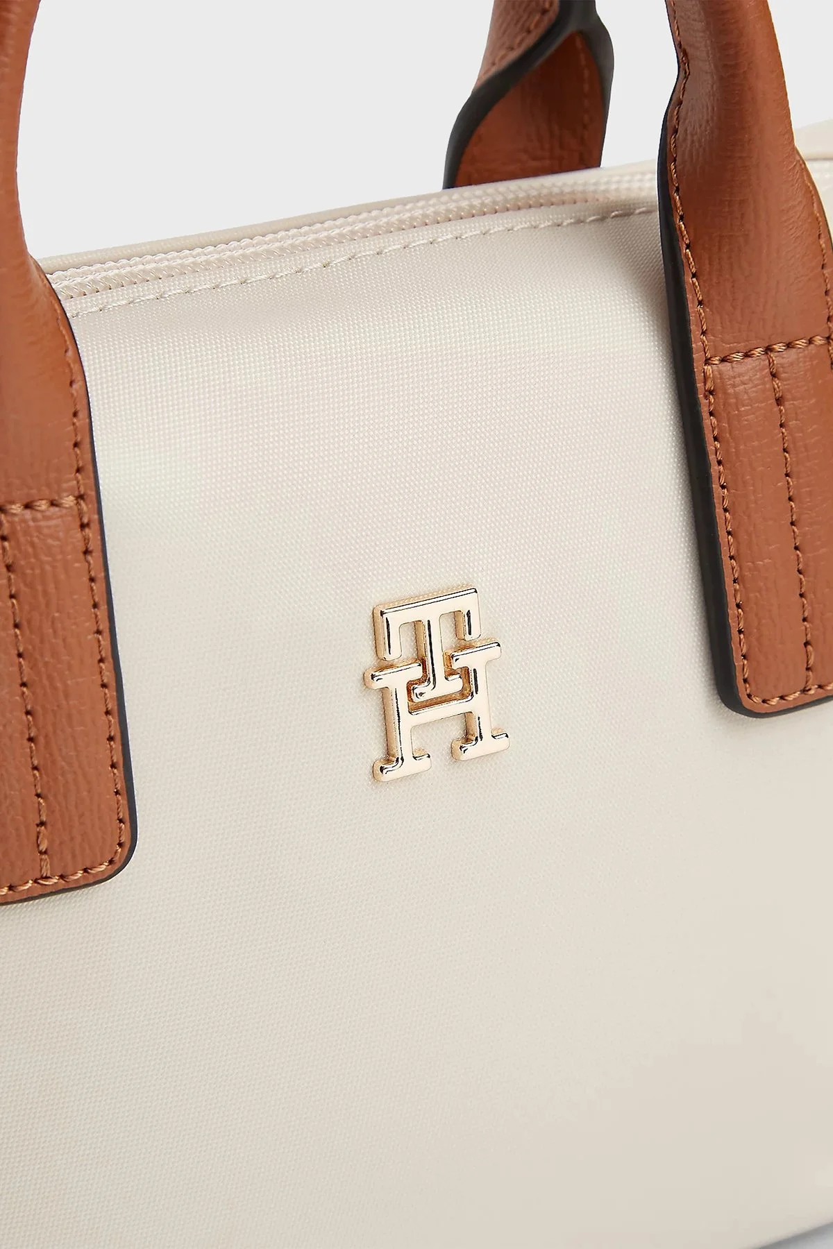 Tommy Hilfiger Logolu Çıkarılabilir Askılı Bayan Çanta AW0AW18368 AEO BEJ - 4