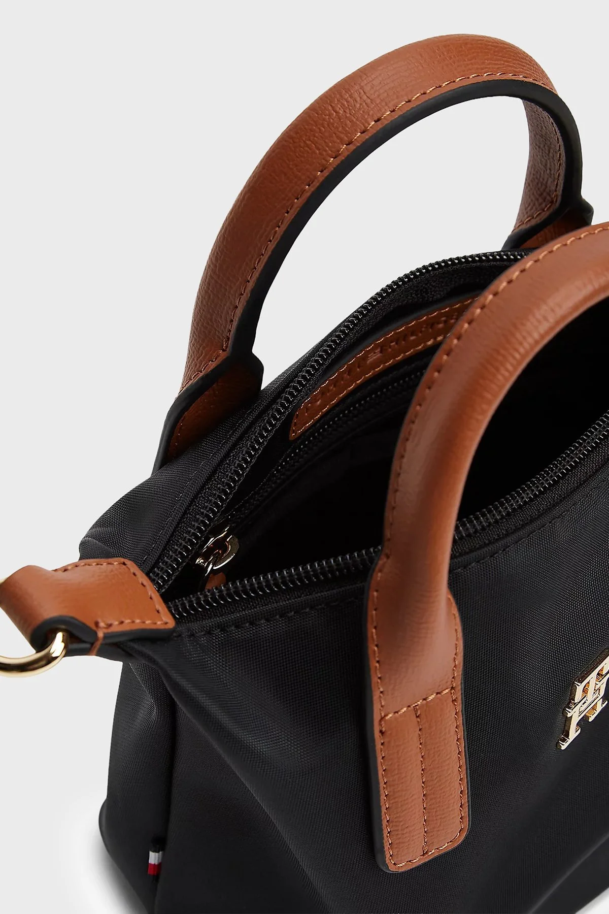 Tommy Hilfiger Logolu Çıkarılabilir Askılı Bayan Çanta AW0AW18368 BDS SİYAH - 5