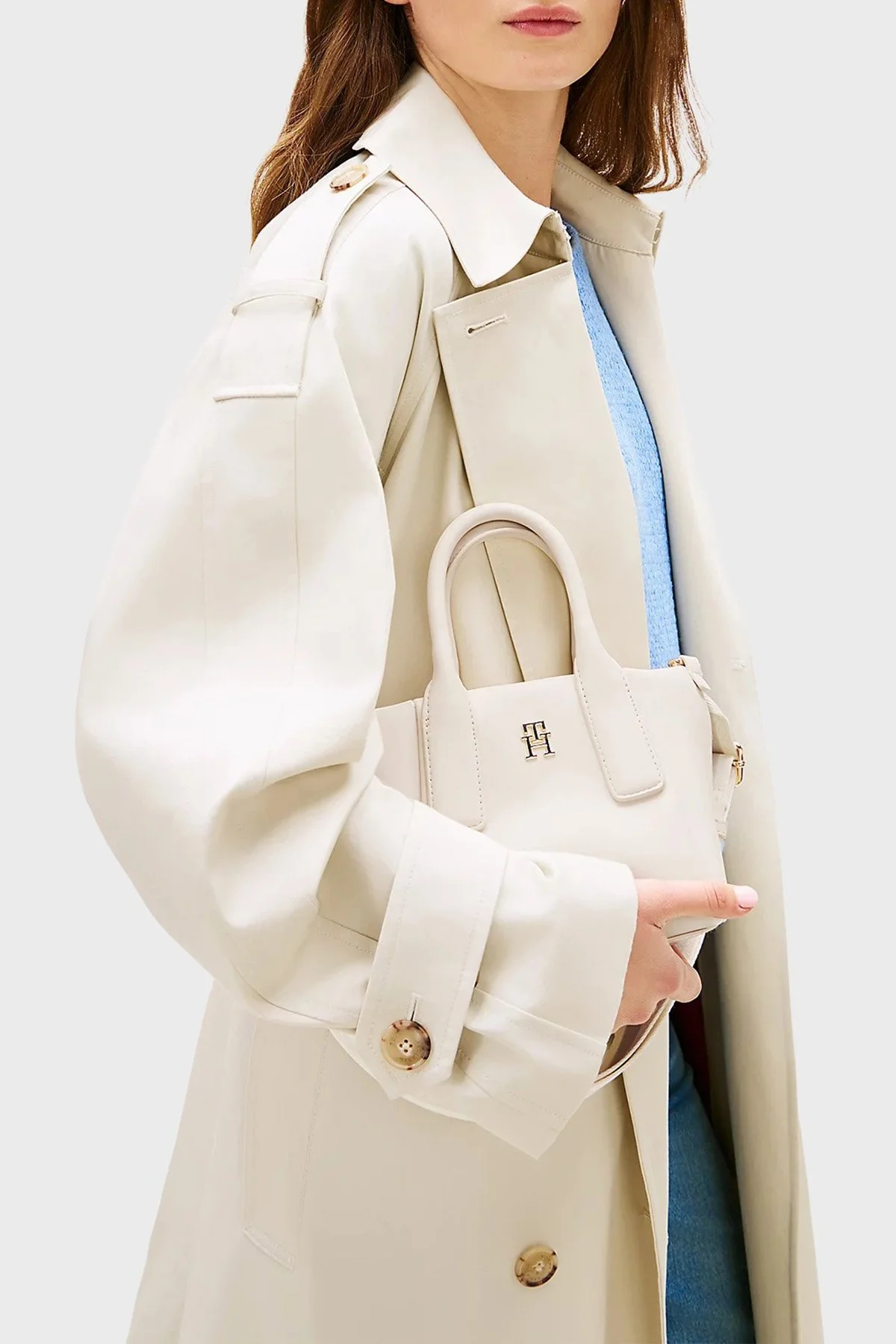 Tommy Hilfiger Logolu Çıkarılabilir Askılı Kadın Çanta AW0AW18371 AEO BEJ - 2