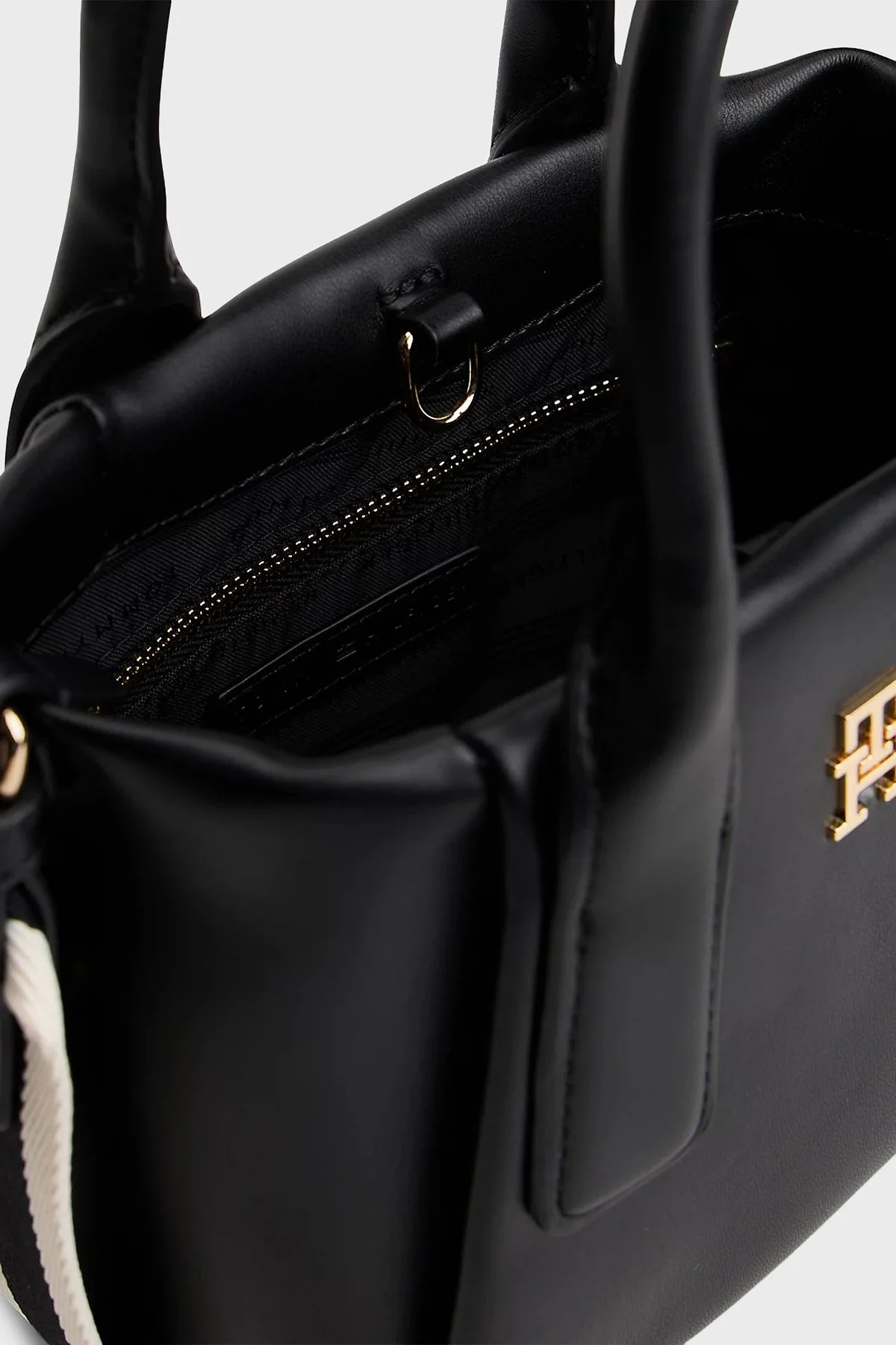 Tommy Hilfiger Logolu Çıkarılabilir Askılı Kadın Çanta AW0AW18371 BDS SİYAH - 4