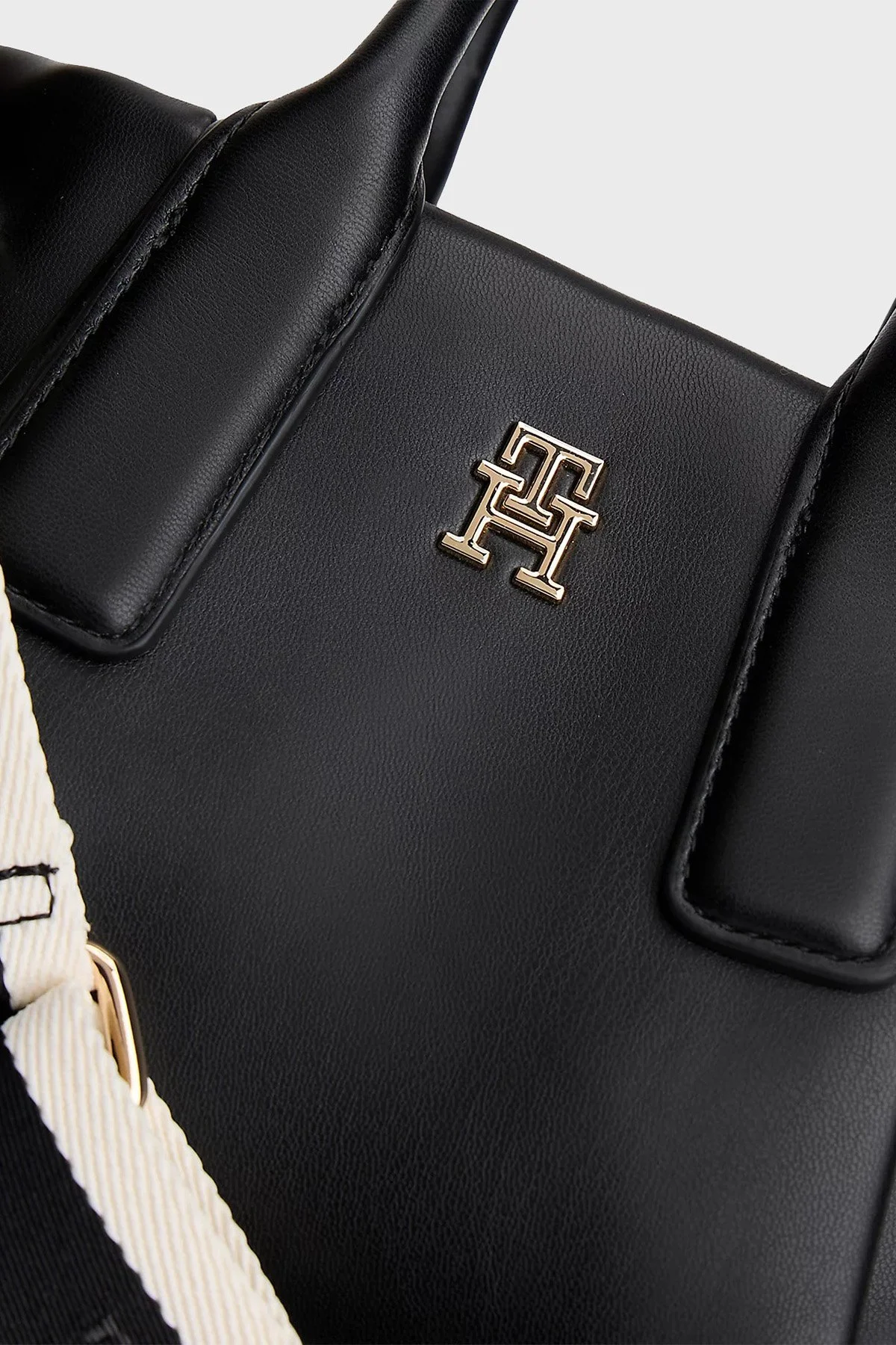 Tommy Hilfiger Logolu Çıkarılabilir Askılı Kadın Çanta AW0AW18371 BDS SİYAH - 5