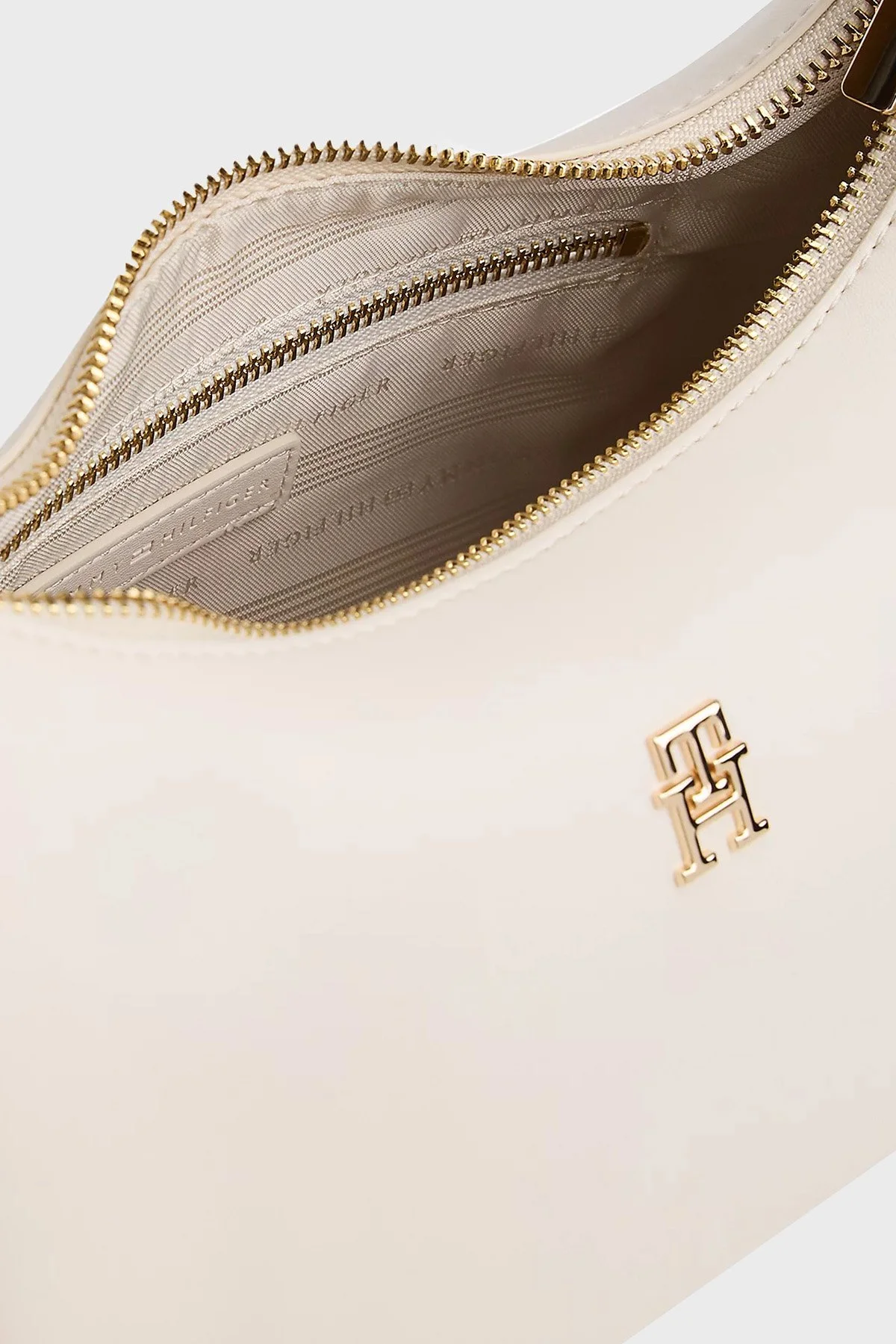 Tommy Hilfiger Logolu Çıkarılabilir Askılı Kadın Çanta AW0AW18373 AEO BEJ - 4