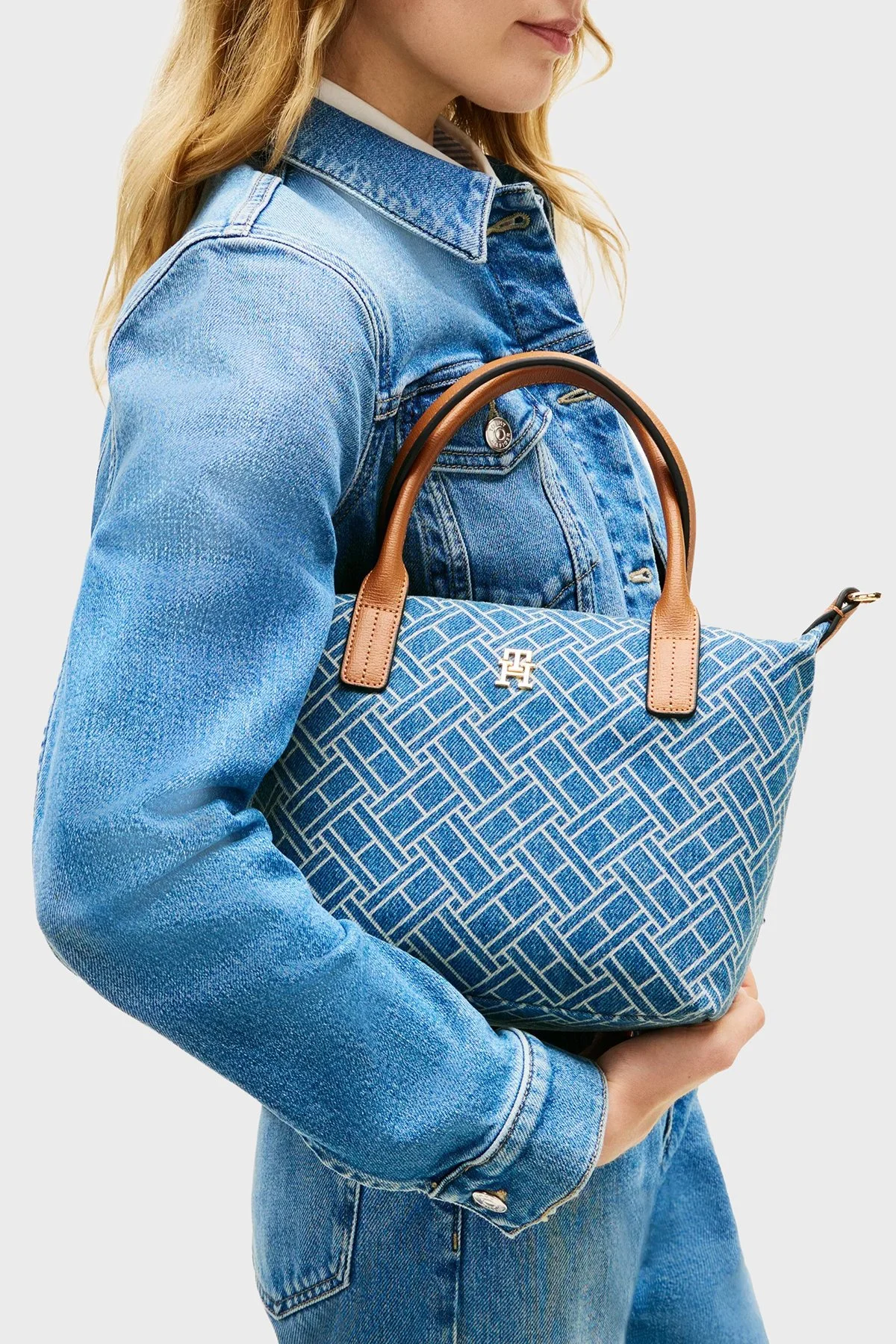 Tommy Hilfiger Logolu Çıkarılabilir Askılı Kadın Çanta AW0AW18612 0GY MAVİ - 2