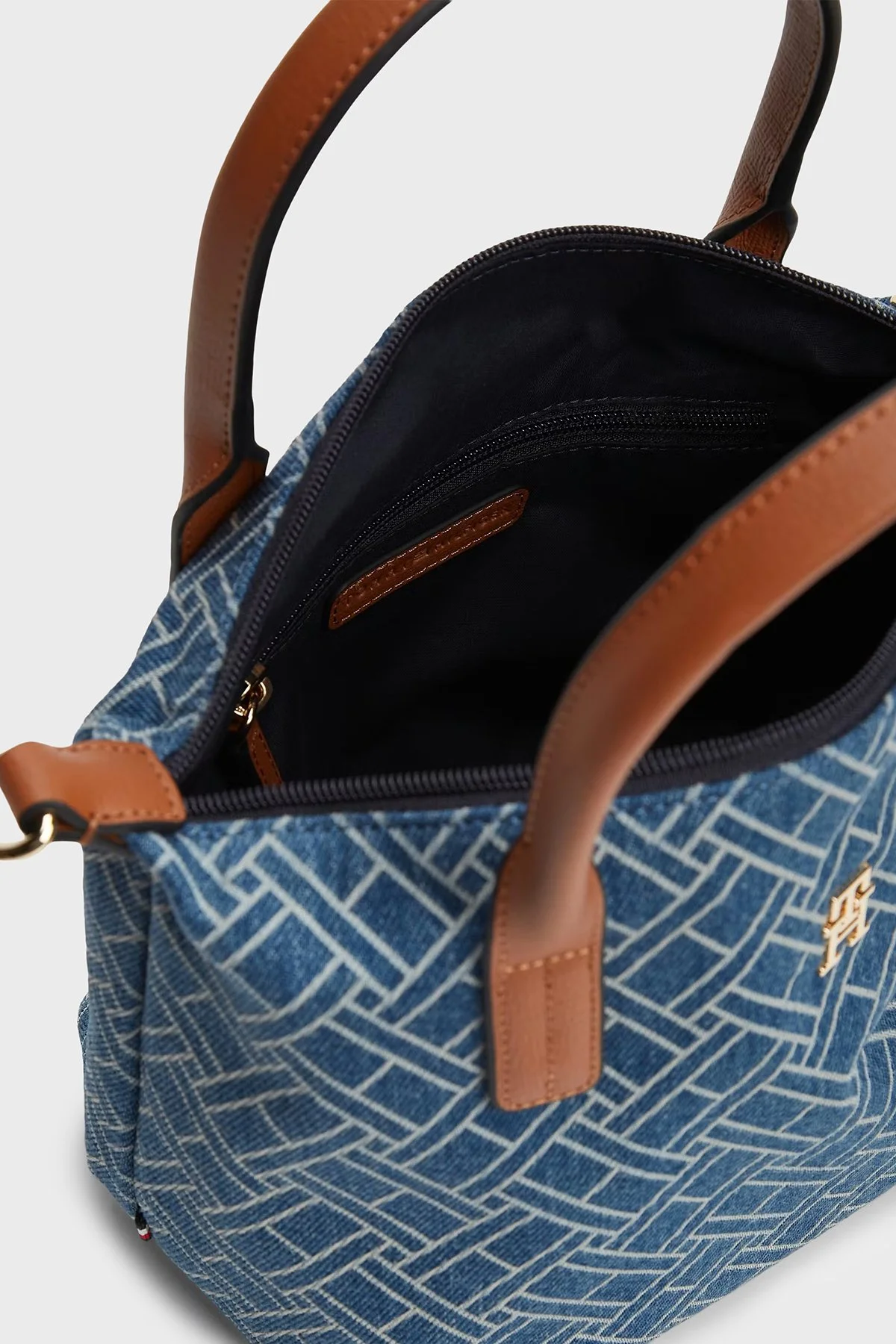 Tommy Hilfiger Logolu Çıkarılabilir Askılı Kadın Çanta AW0AW18612 0GY MAVİ - 4