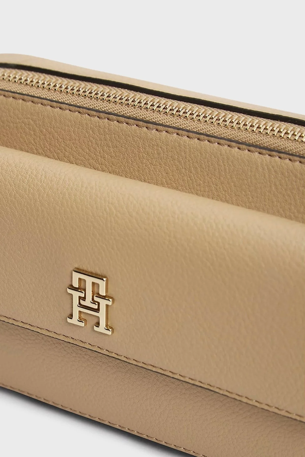 Tommy Hilfiger Logolu Çıkarılabilir Askılı Kadın Çanta AW0AW18721 RBL Koyu bej - 5