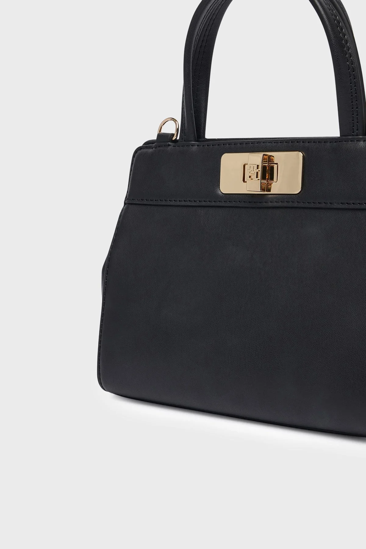 Tommy Hilfiger Logolu Çıkarılabilir Askılı Kadın Çanta AW0AW18726 BDS Siyah - 6