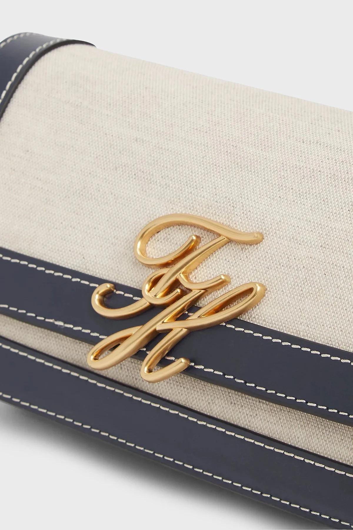 Tommy Hilfiger Logolu Çıkarılabilir Askılı Kadın Çanta AW0AW18737 DW6 Lacivert - 5