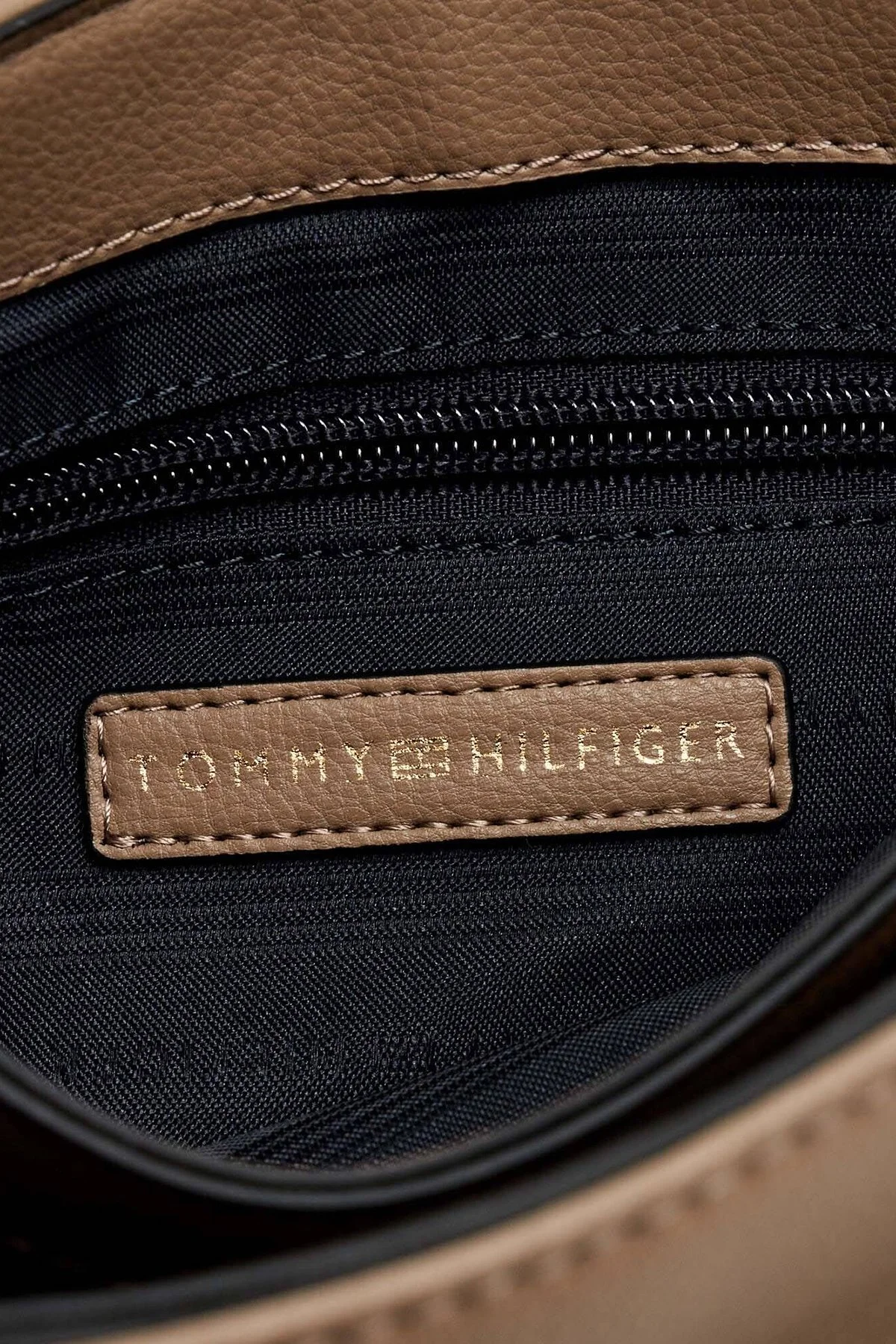 Tommy Hilfiger Logolu Çıkarılabilir Askılı Kadın Çanta AW0AW19195 R06 Açık kahve - 6