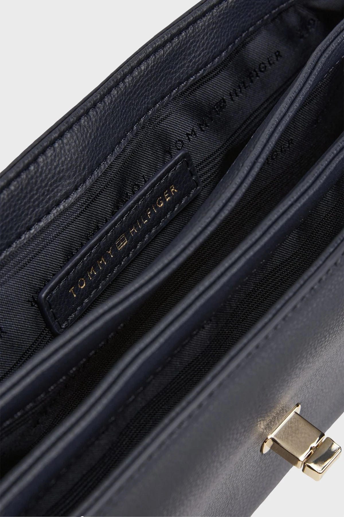 Tommy Hilfiger Logolu Çıkarılabilir Askılı Küçük Bayan Çanta AW0AW17465 DW6 LACİVERT - 4