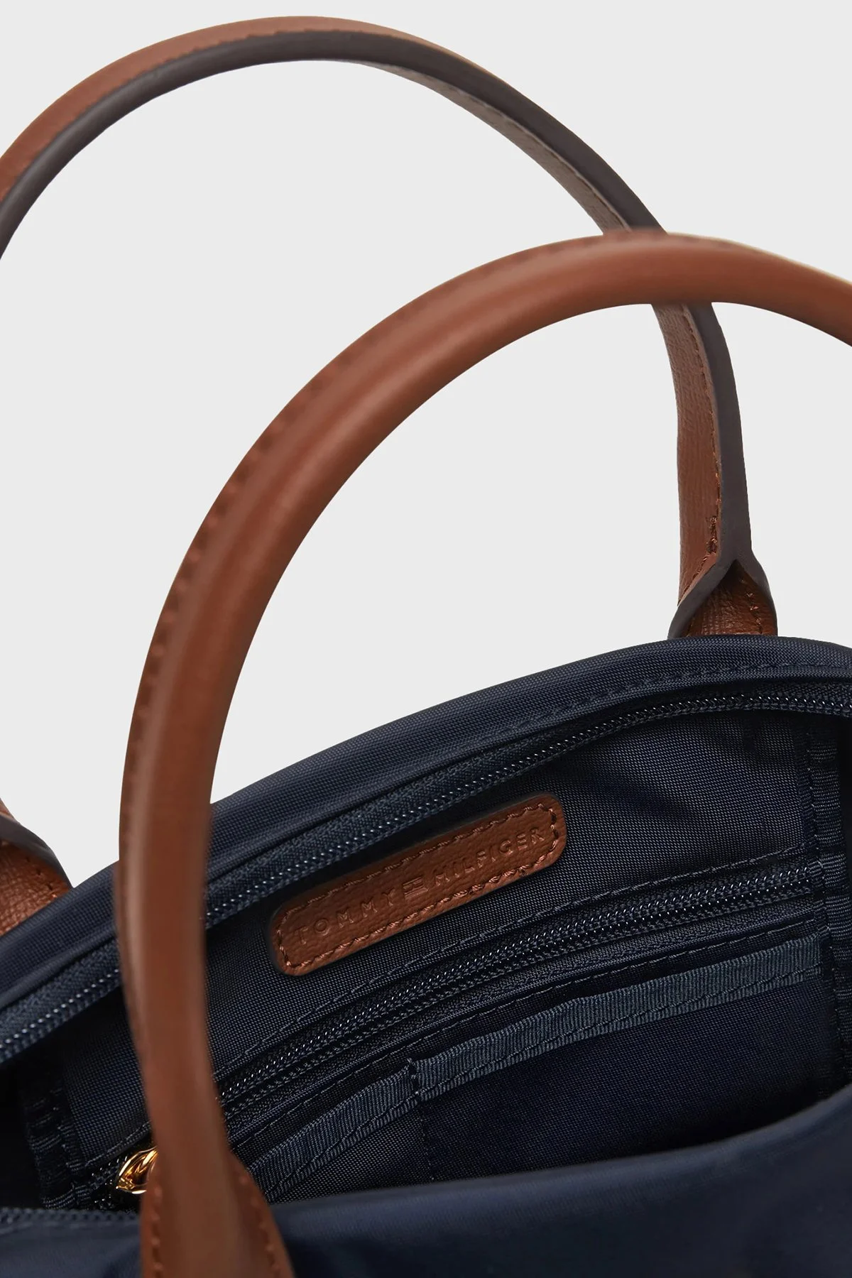 Tommy Hilfiger Logolu Çıkarılabilir Askılı Tote Bayan Çanta AW0AW17709 BDS SİYAH - 6