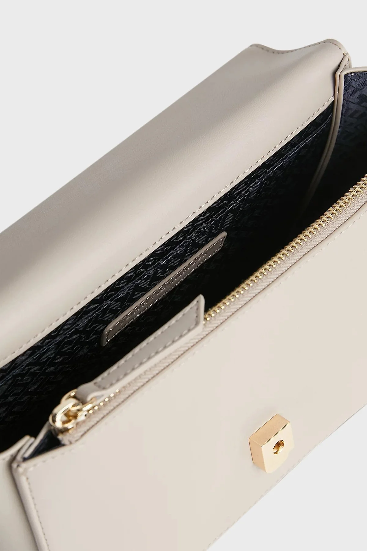 Tommy Hilfiger Logolu Çıkarılabilir Askılı Zincirli Bayan Çanta AW0AW15725 PKB GRİ - 5