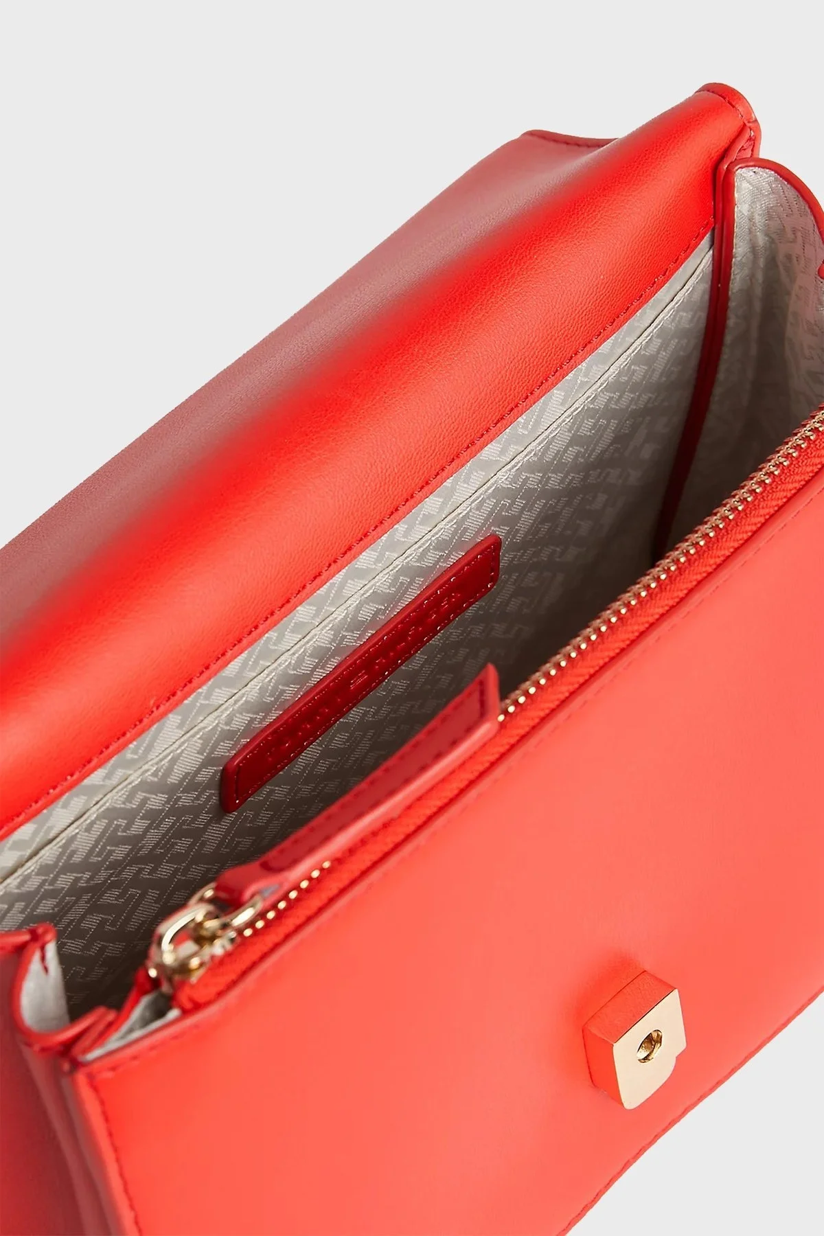 Tommy Hilfiger Logolu Çıkarılabilir Askılı Zincirli Bayan Çanta AW0AW15725 XND KIRMIZI - 4