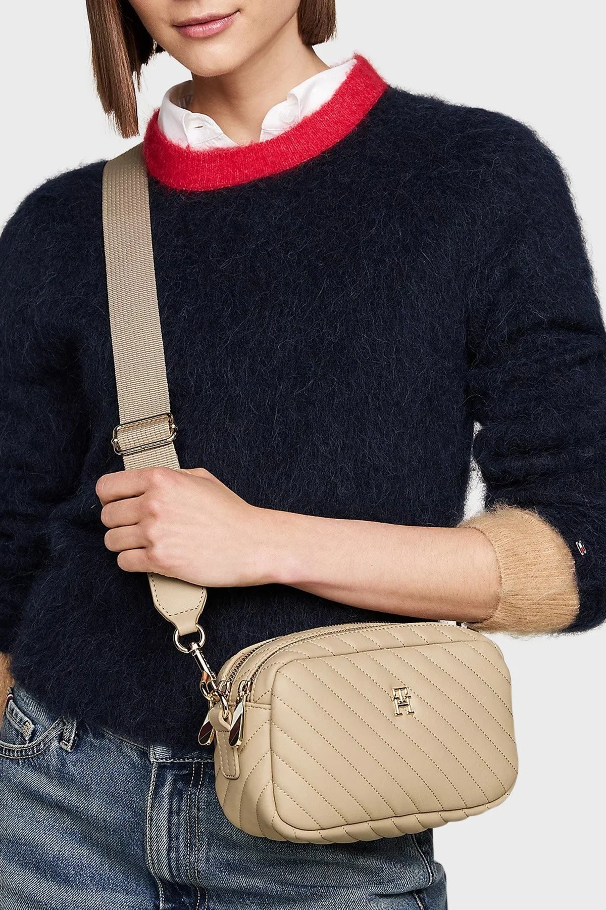 Tommy Hilfiger Logolu Çıkarılabilir Ayarlanabilir Omuz Askılı Bayan Çanta AW0AW17011 AEG BEJ - 2