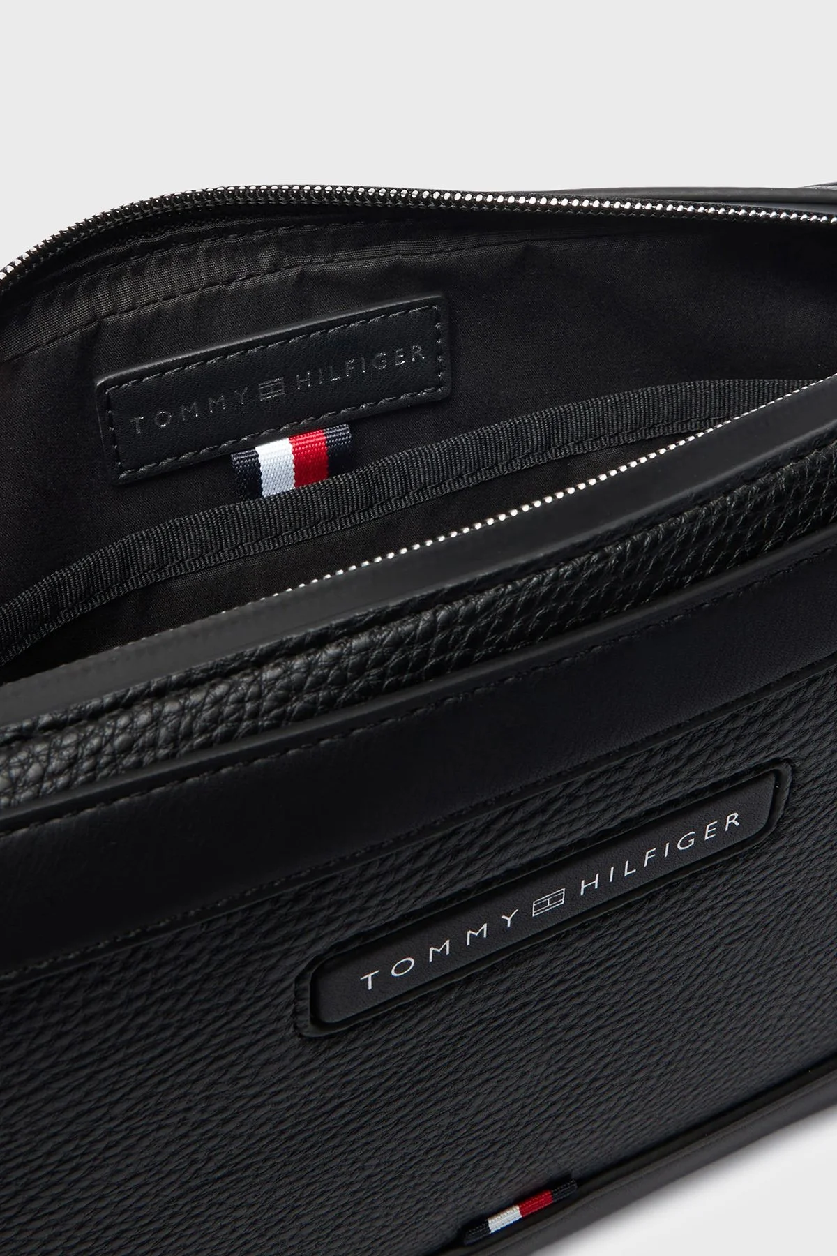 Tommy Hilfiger Logolu Çıkarılabilir Bilek Askılı Erkek Çanta AM0AM13953 BDS SİYAH - 6