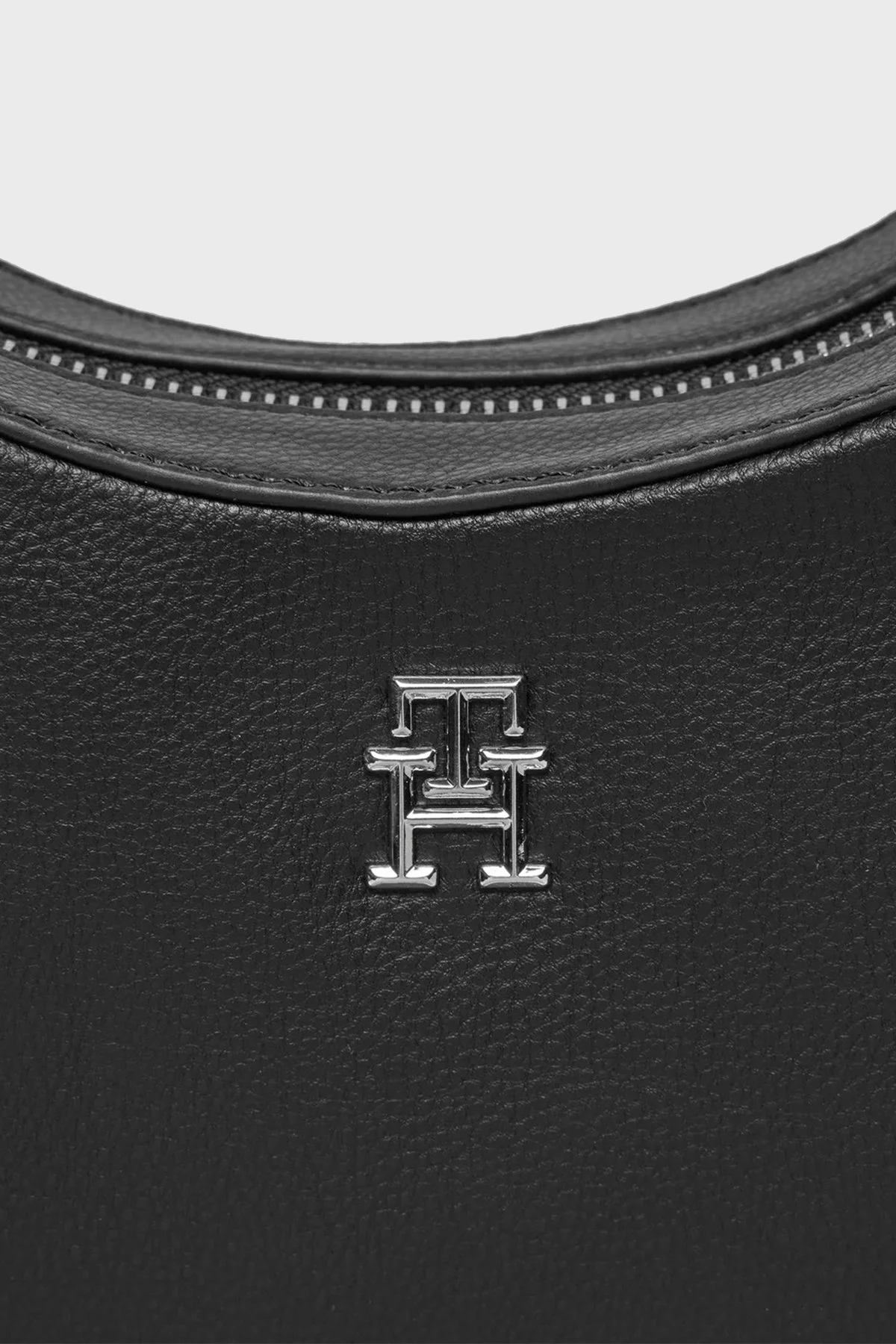 Tommy Hilfiger Logolu Çıkarılabilir Omuz Askılı Bayan Çanta AW0AW15723 BDS SİYAH - 2