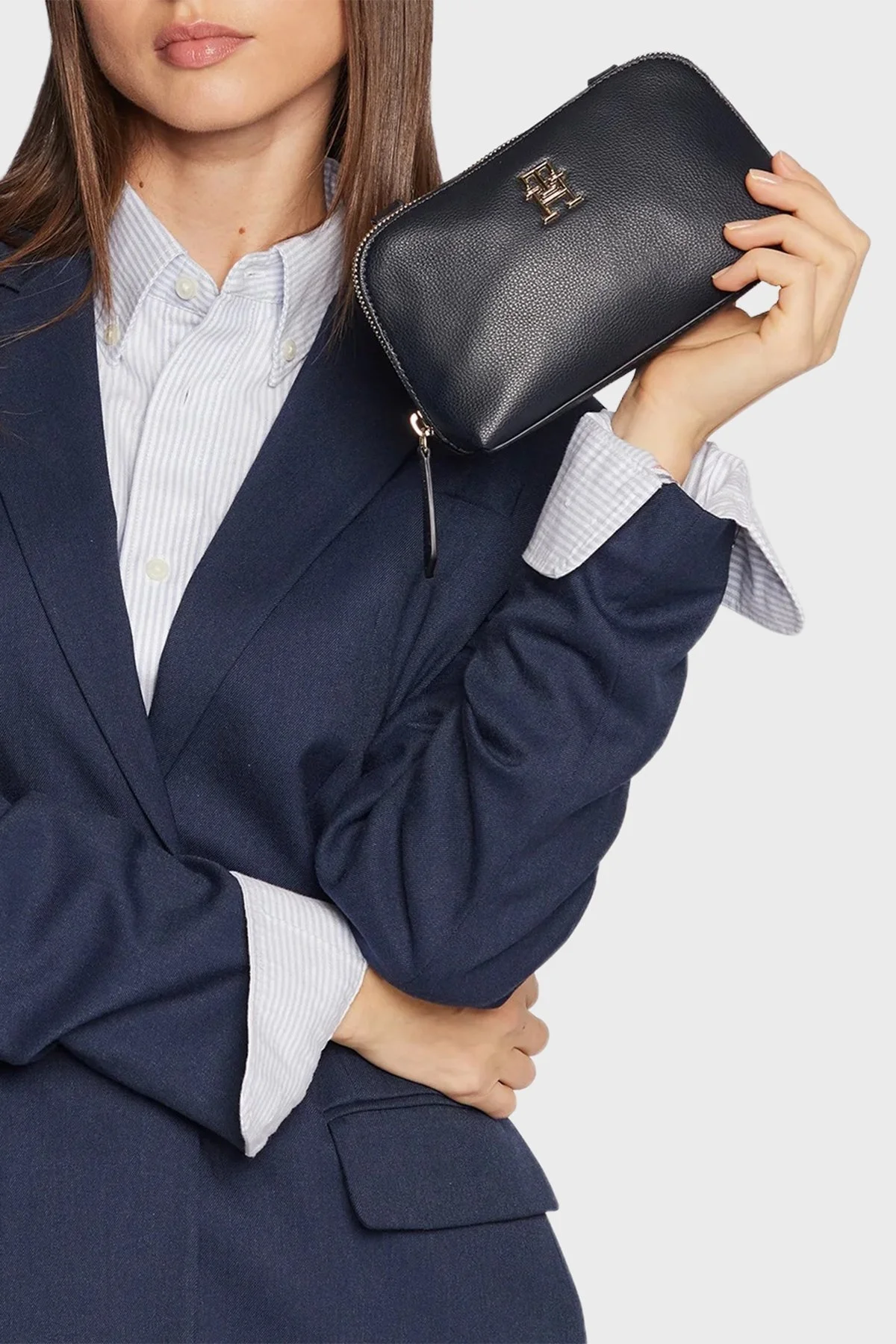 Tommy Hilfiger Logolu Çıkarılabilir Uzatma Askılı Bayan Çanta AW0AW14169 DW6 SİYAH - 2