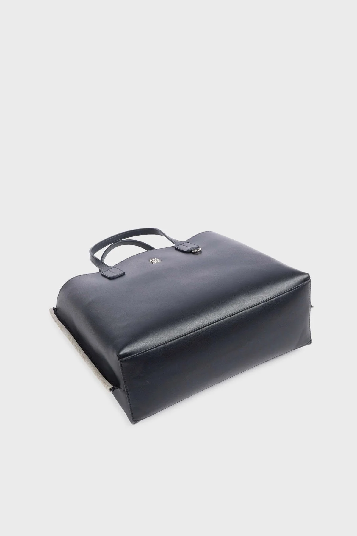Tommy Hilfiger Logolu Çıkarılabilir Uzatma Askılı Bayan Çanta AW0AW15692 DW6 LACİVERT - 4