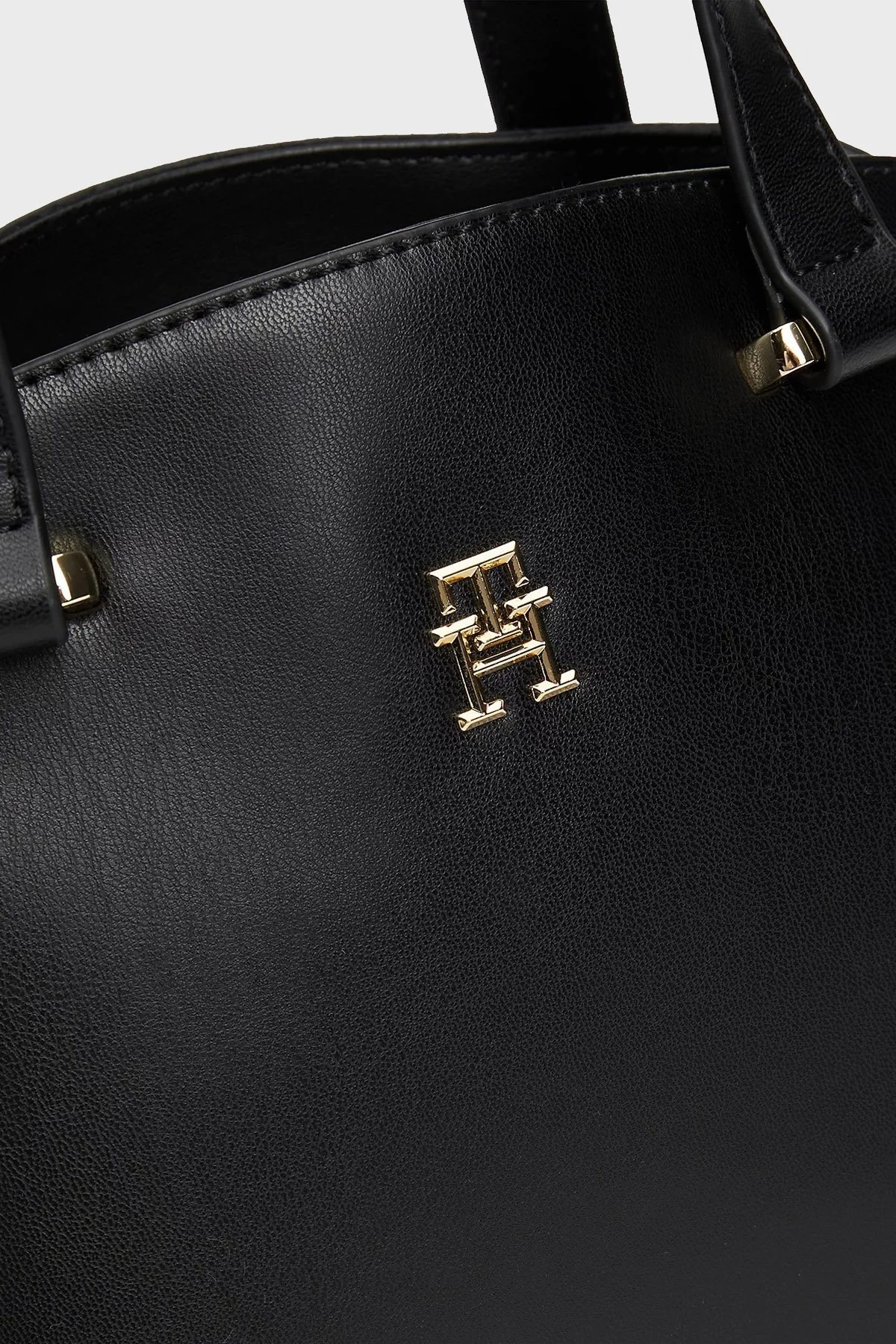 Tommy Hilfiger Logolu Çıkarılabilir Uzatma Askılı Bayan Çanta AW0AW15968 BDS SİYAH - 5