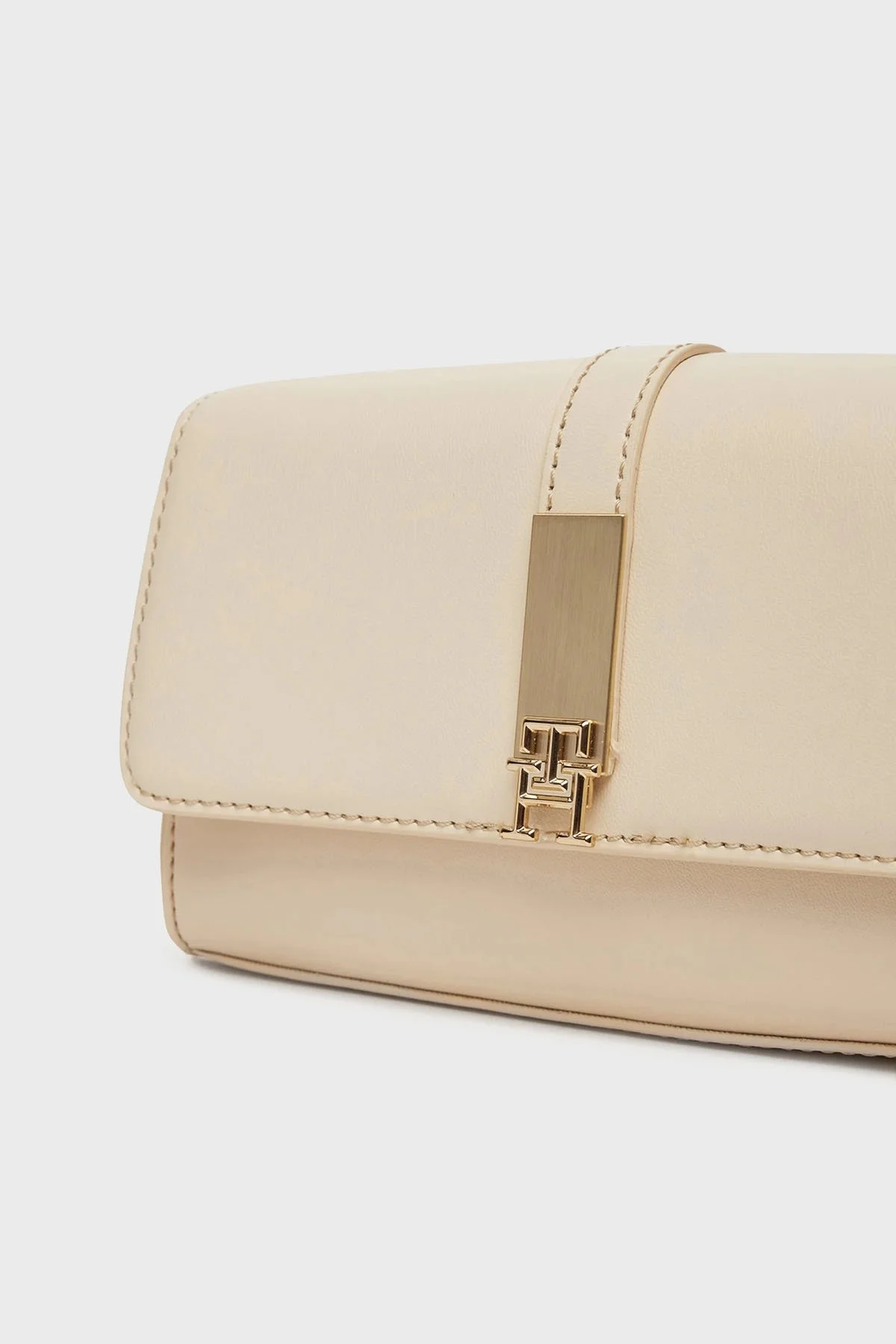 Tommy Hilfiger Logolu Çıkarılabilir Zincir Askılı Bayan Çanta AW0AW17222 AA8 BEJ - 5