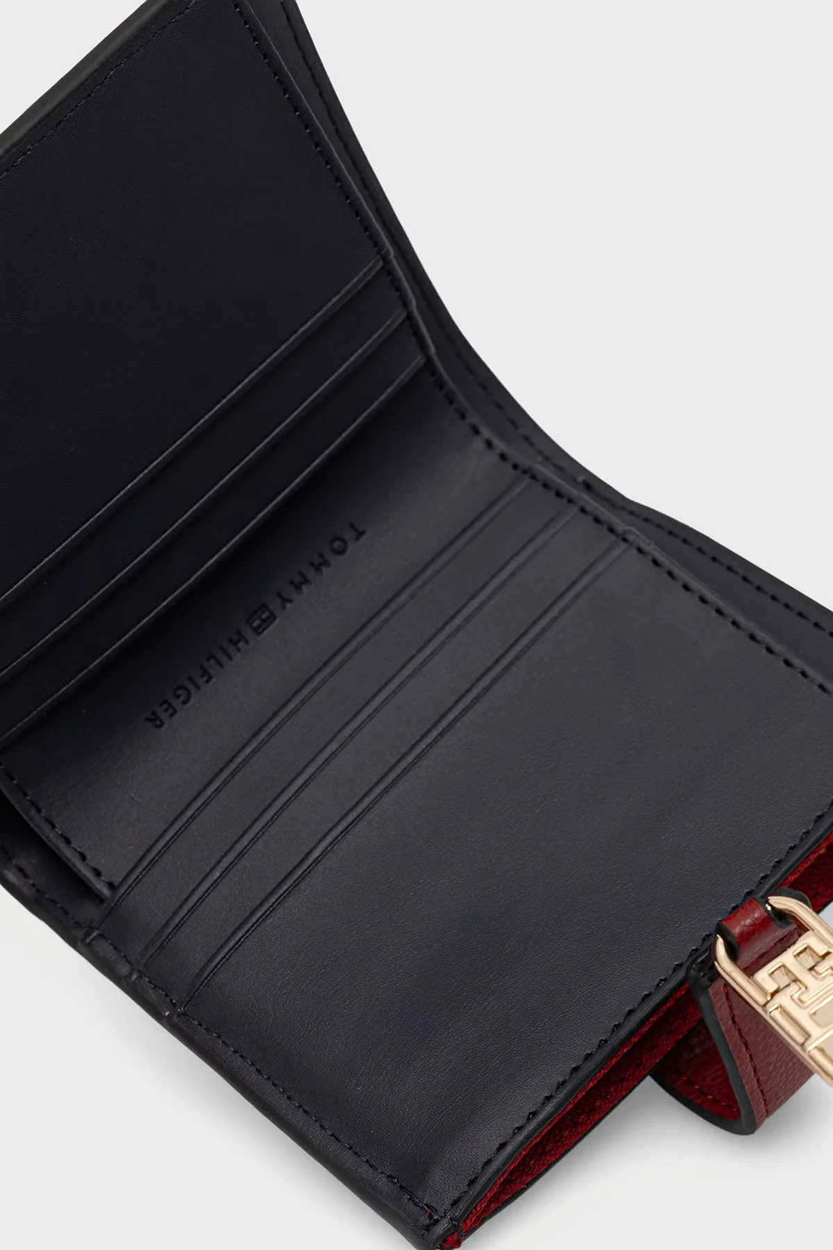 Tommy Hilfiger Logolu Çıtçıtlı Ve Fermuarlı Kadın Cüzdan AW0AW18934 XLI Kırmızı - 4